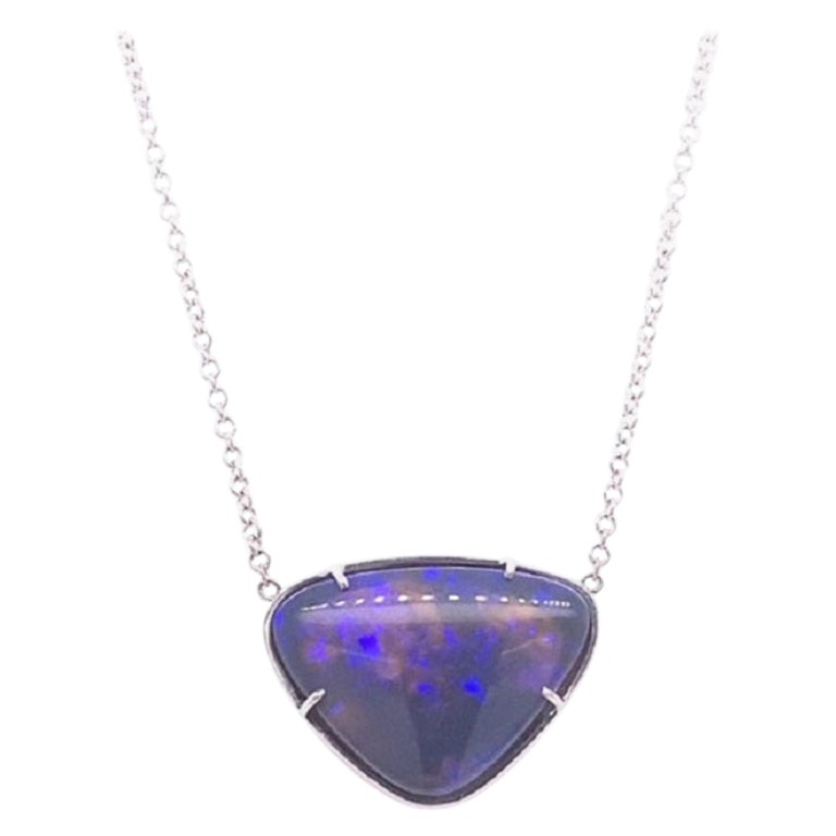 Collier pendentif en or blanc 18 carats avec opale noire naturelle australienne de 5,09 carats