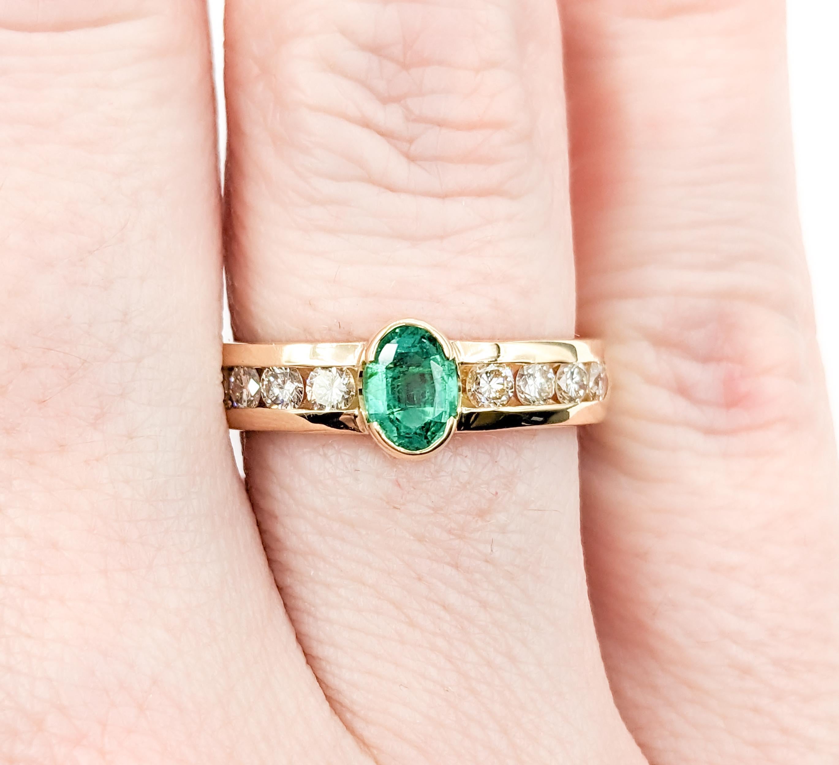 .50ct Emerald & .40ctw Diamond Ring In Yellow Gold In Excellent Condition For Sale In Bloomington, MN