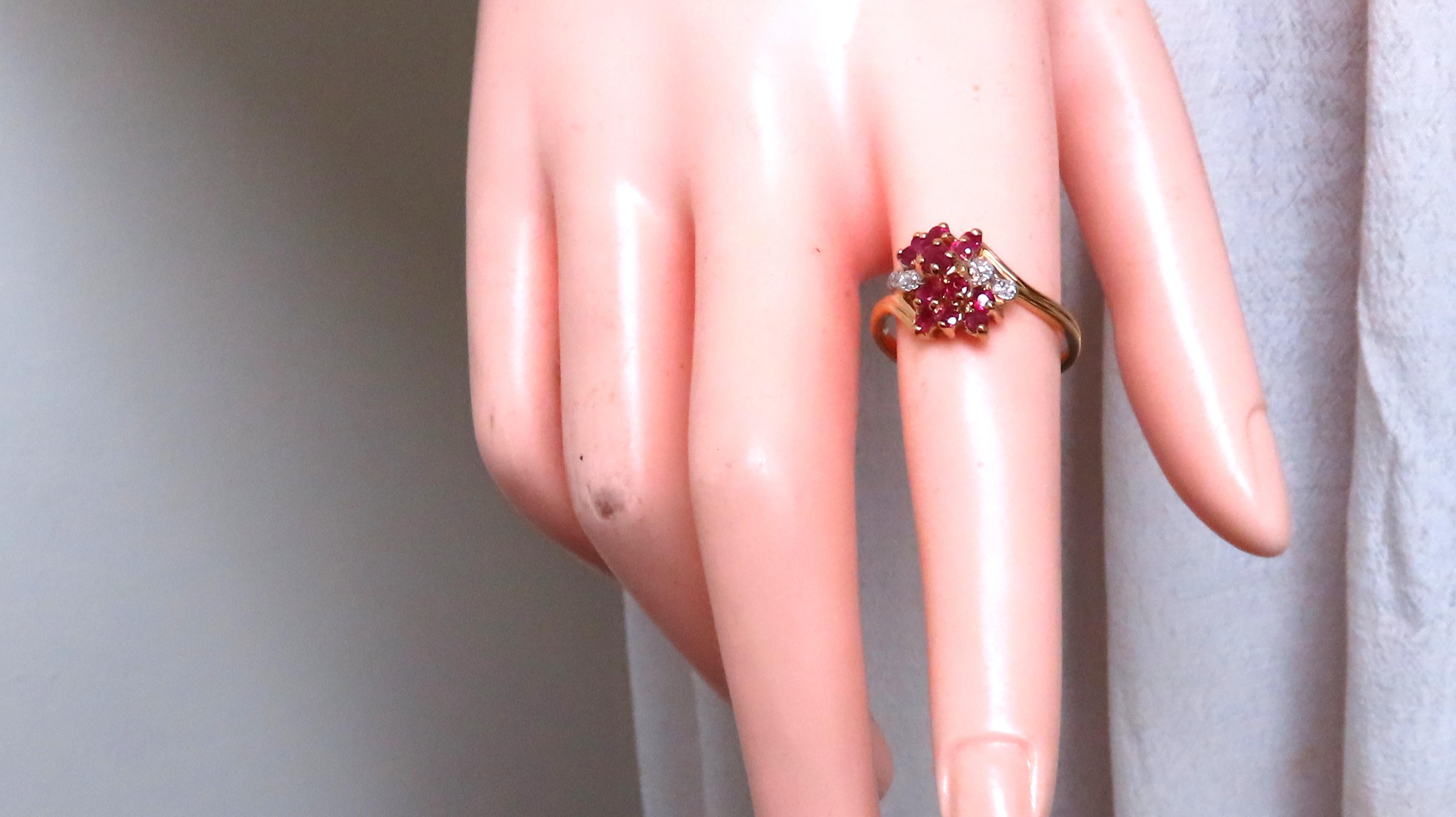 Donna Anello da cocktail con diamante e rubino naturale da .50ct in oro 14kt 67121 in vendita