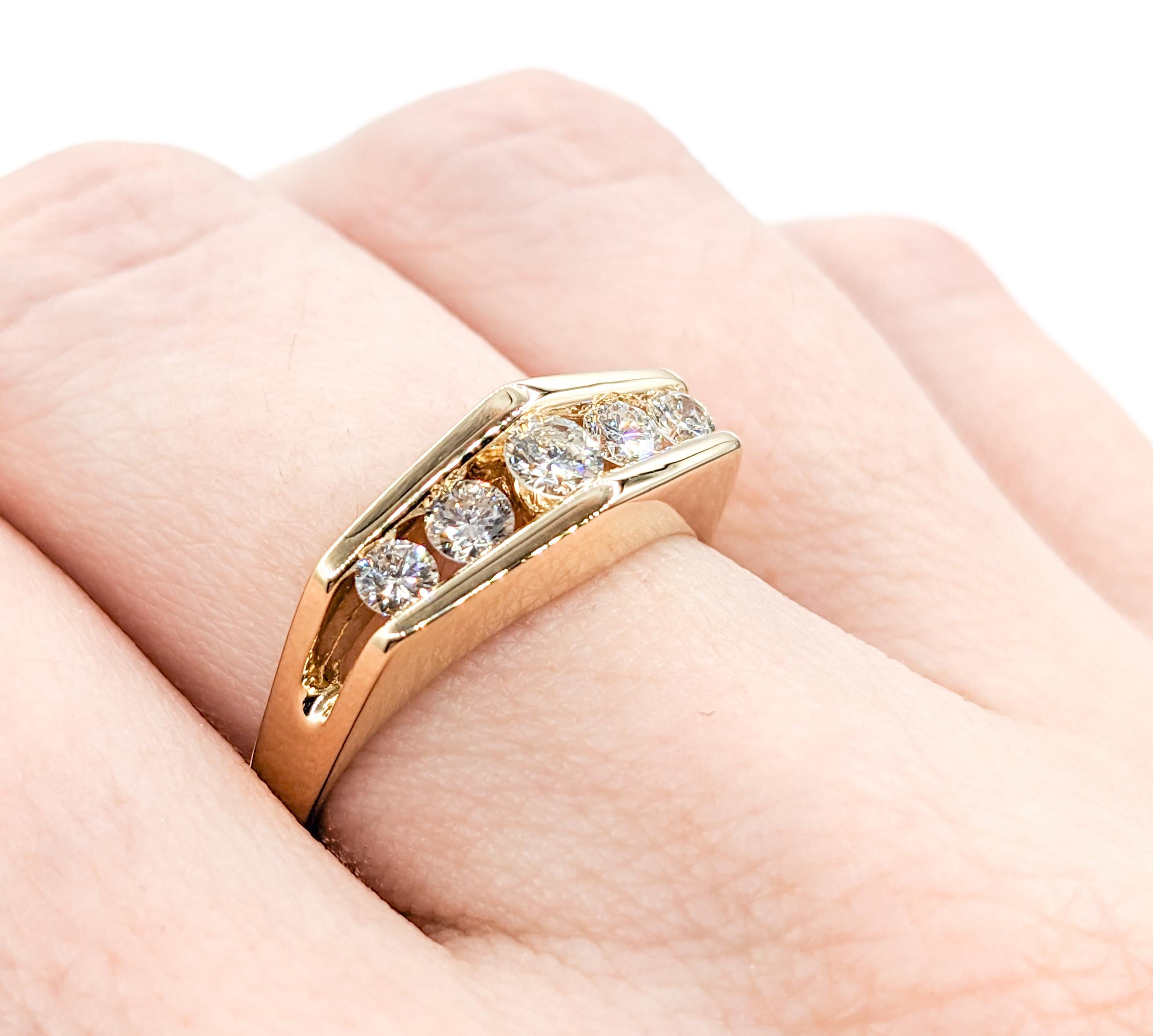 .50ctw 5 Stone Diamond Band in Yellow Gold In Excellent Condition For Sale In Bloomington, MN