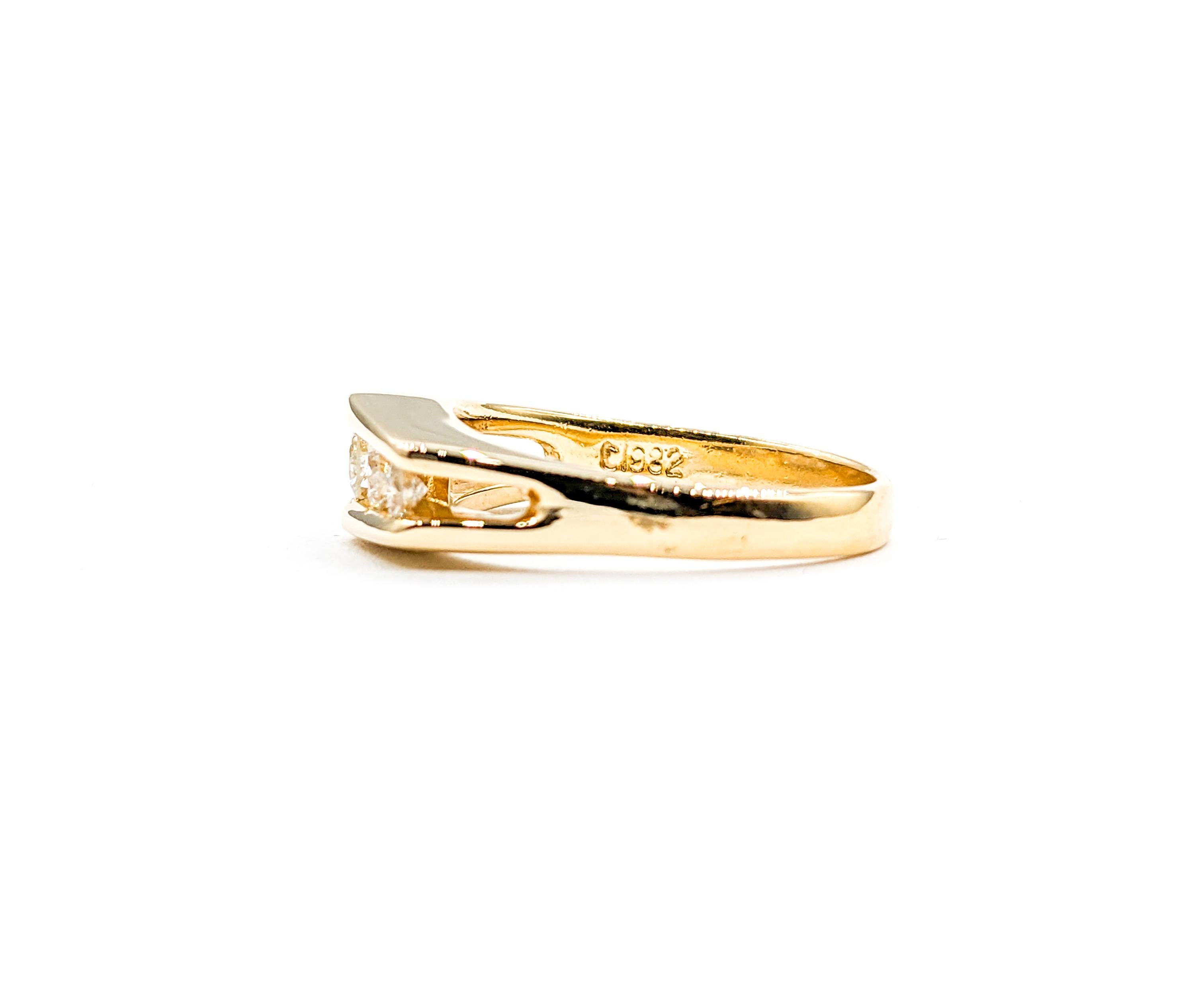 .50ctw 5 Stone Diamond Band in Yellow Gold For Sale 2