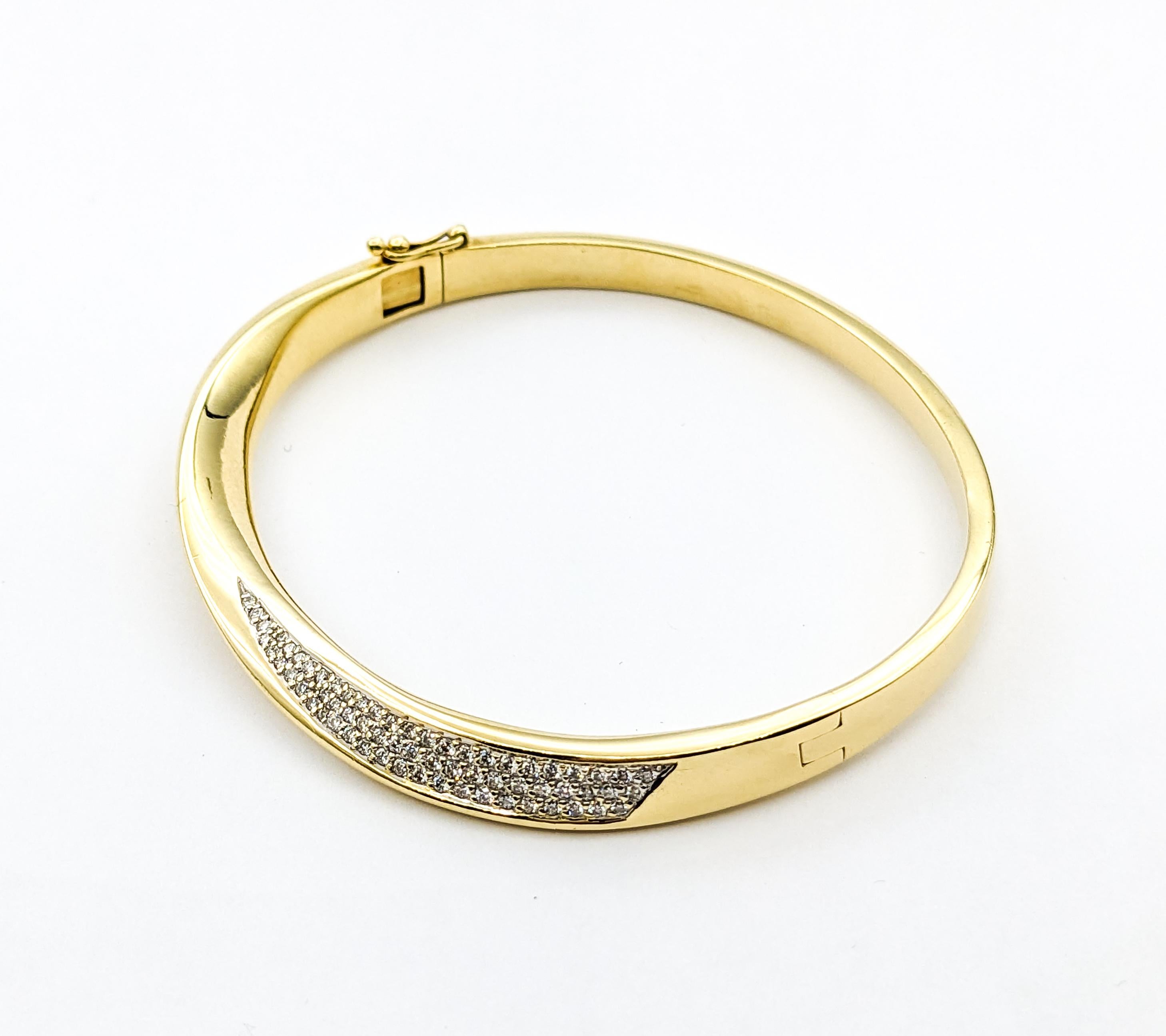 .50ctw Diamond Bracelet In Yellow Gold


Discover the elegance of this stunning bracelet, meticulously crafted in 14kt yellow gold. It features .50ctw of diamonds, each with SI1 clarity and H color, exuding a radiant sparkle. This bracelet is