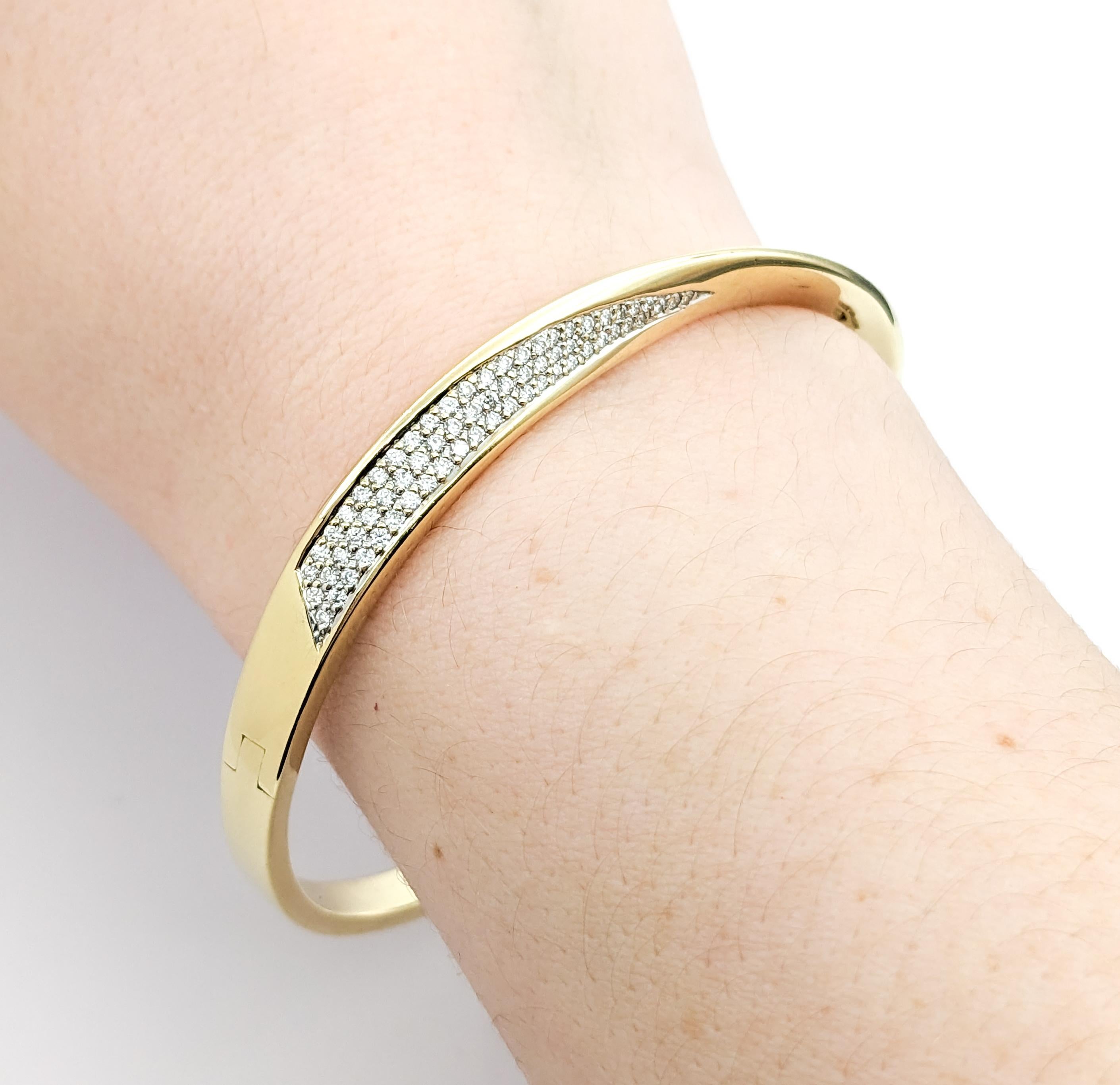 Round Cut .50ctw Diamond Bracelet In Yellow Gold For Sale