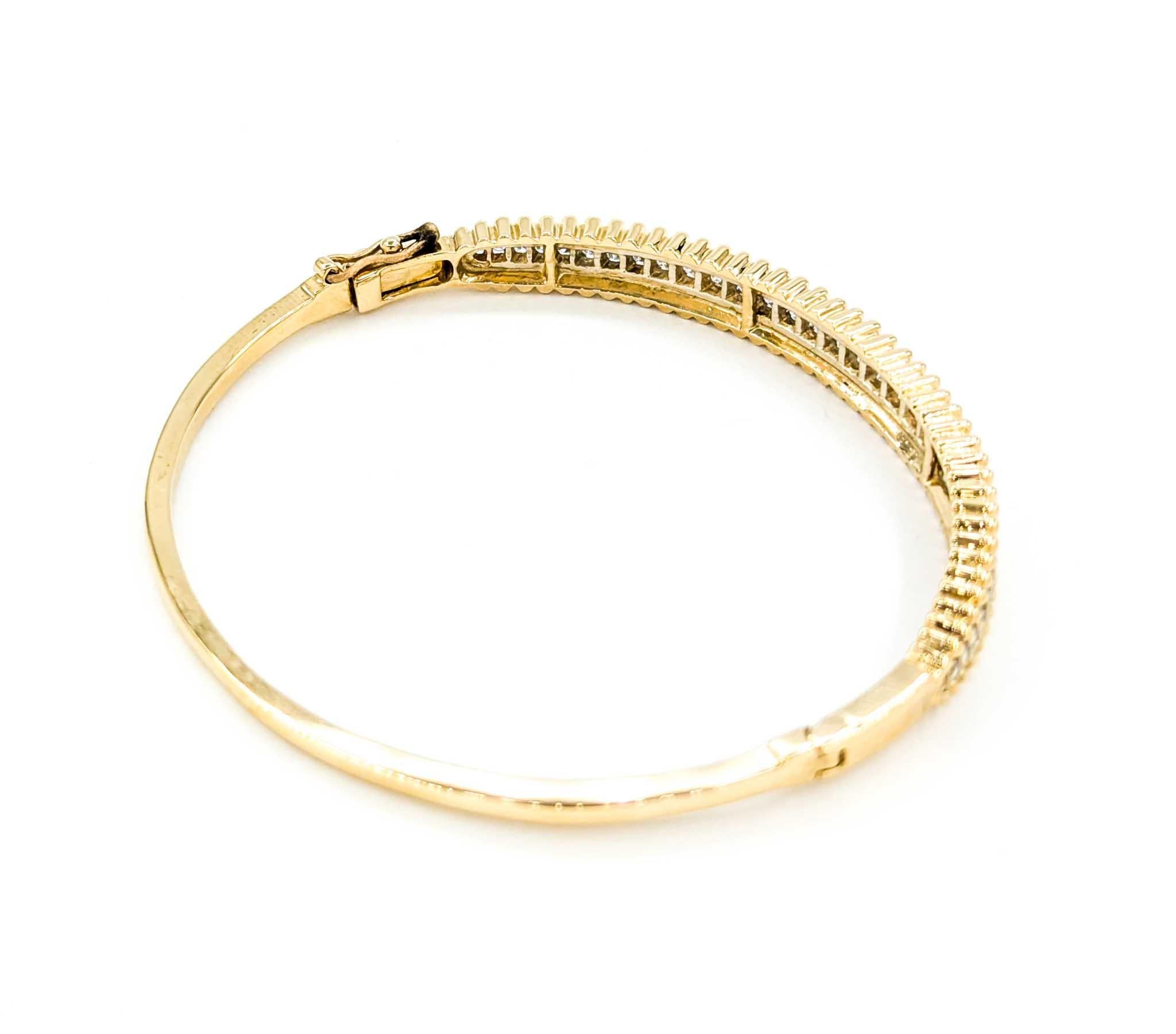 Bracelet à charnière en or jaune avec diamant de 0,50ctw Excellent état - En vente à Bloomington, MN