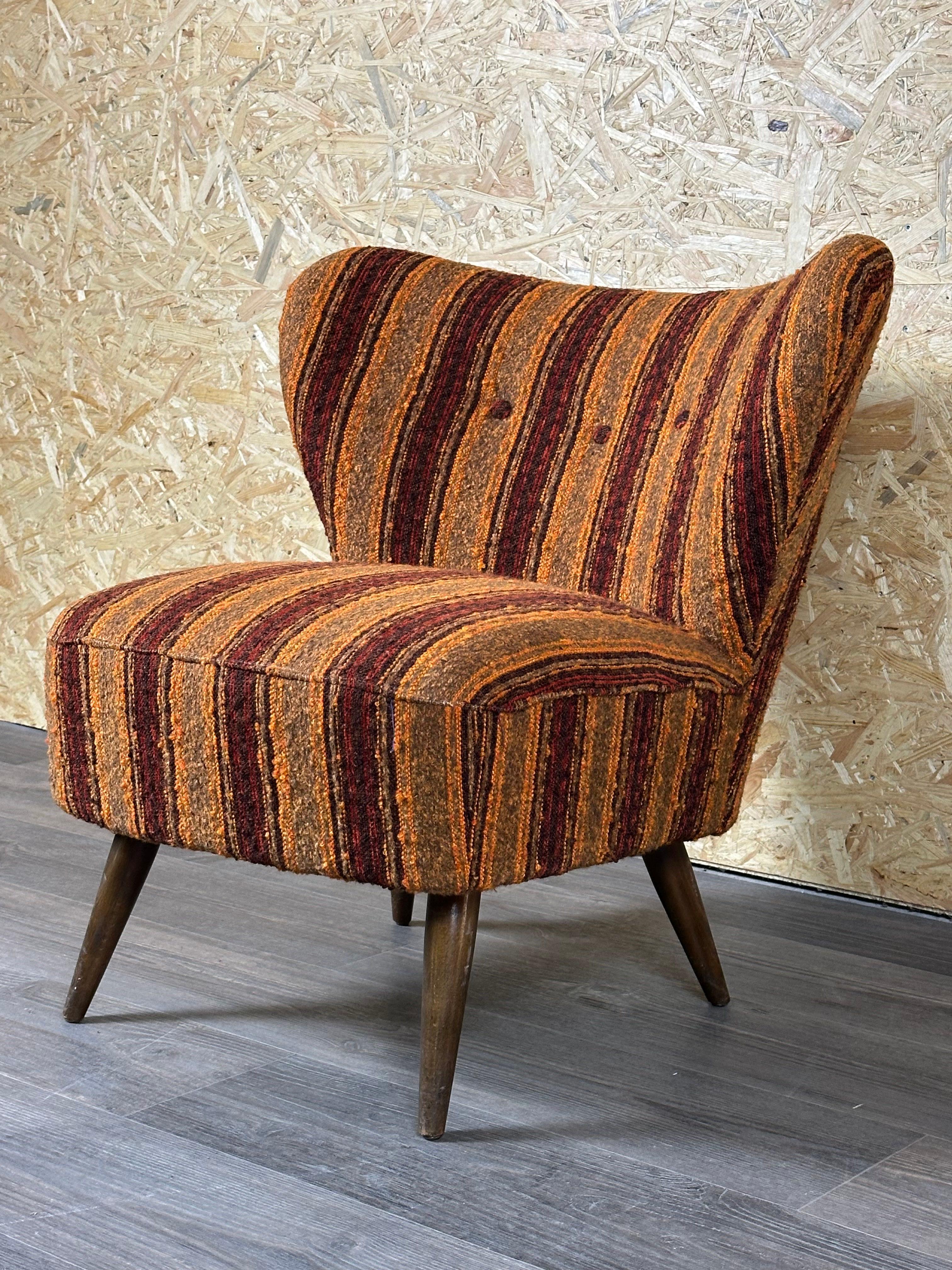 50s 60s armchair cocktail chair mid century kidney table era Bauhaus design

Object: cocktail chair

Manufacturer: unknown

Condition: good - vintage

Age: around 1950-1960

Dimensions:

Width = 70cm
Depth = 75cm
Height = 74cm
Seat height =