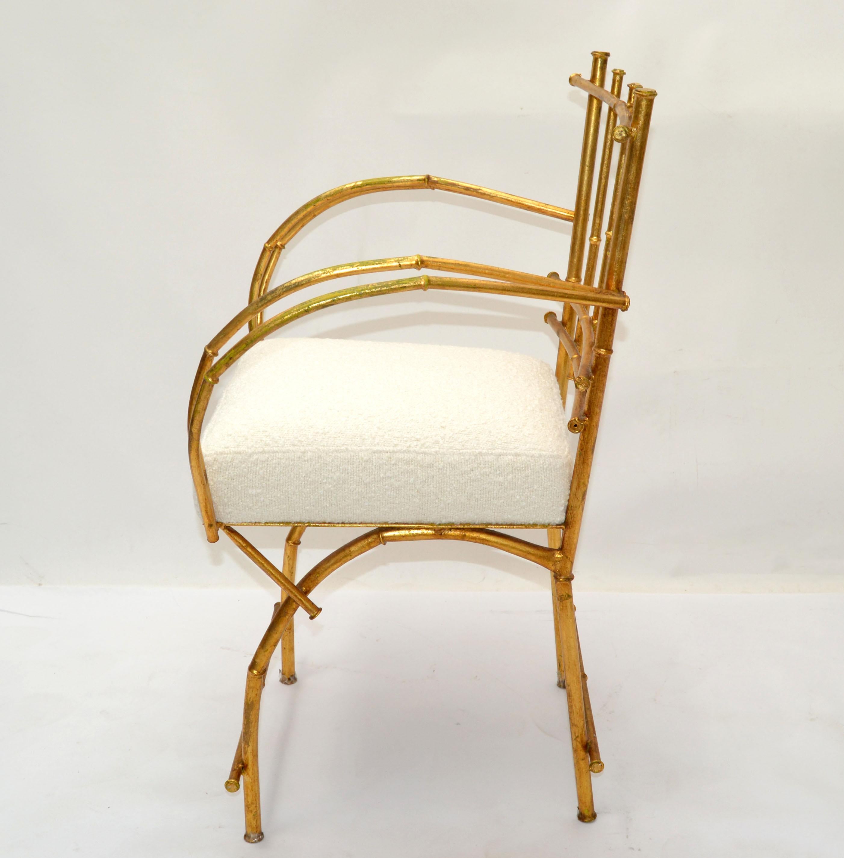 Amerikanischer vergoldeter Kunstbambus-Metallstuhl aus den 50er Jahren / Waschtischstuhl Hollywood Regency Boucl  (Gemalt) im Angebot