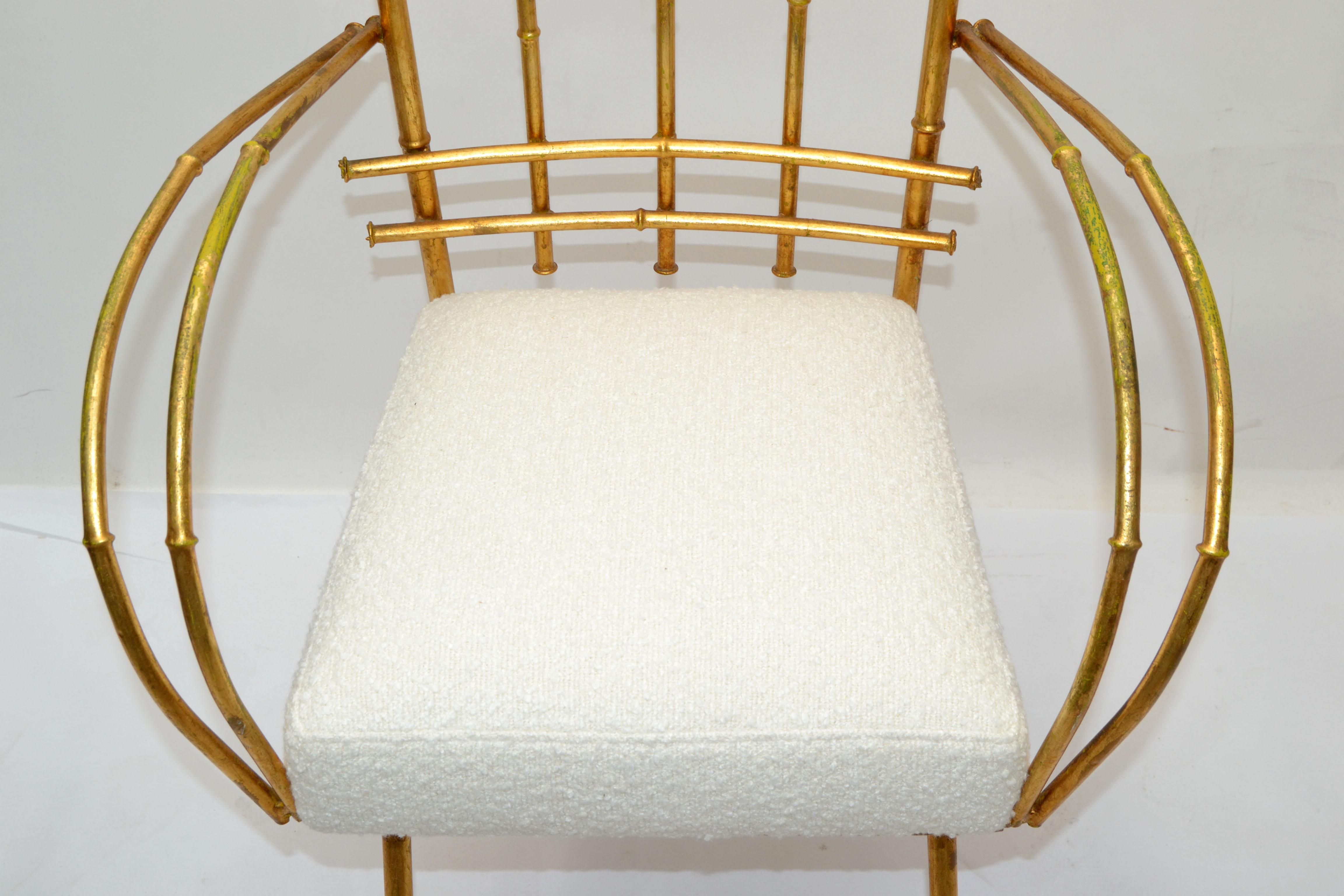 Amerikanischer vergoldeter Kunstbambus-Metallstuhl aus den 50er Jahren / Waschtischstuhl Hollywood Regency Boucl  im Zustand „Gut“ im Angebot in Miami, FL
