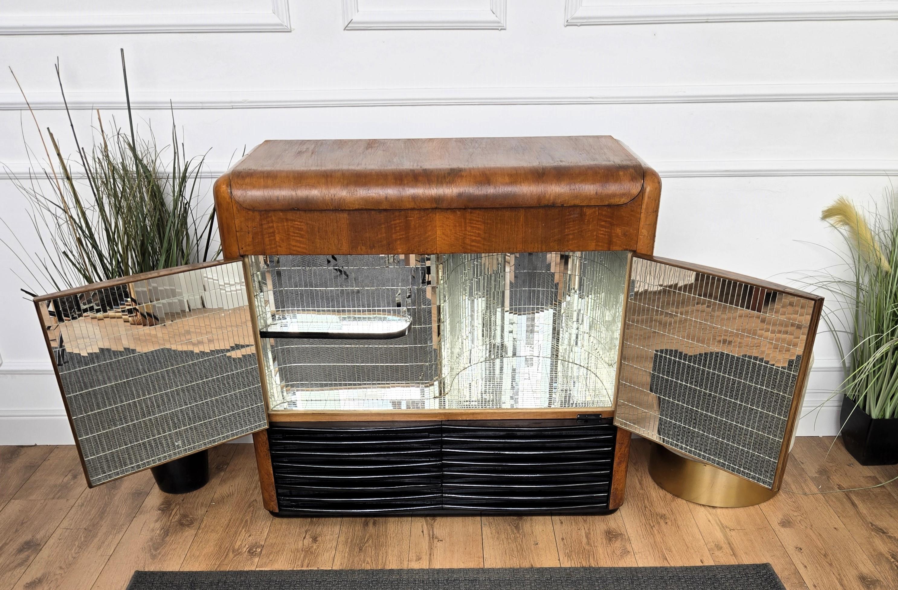 50s Art Deco Italian Radio Vynil Disc Walnut Burl Mirror Mosaic Dry Bar Cabinet im Angebot 3