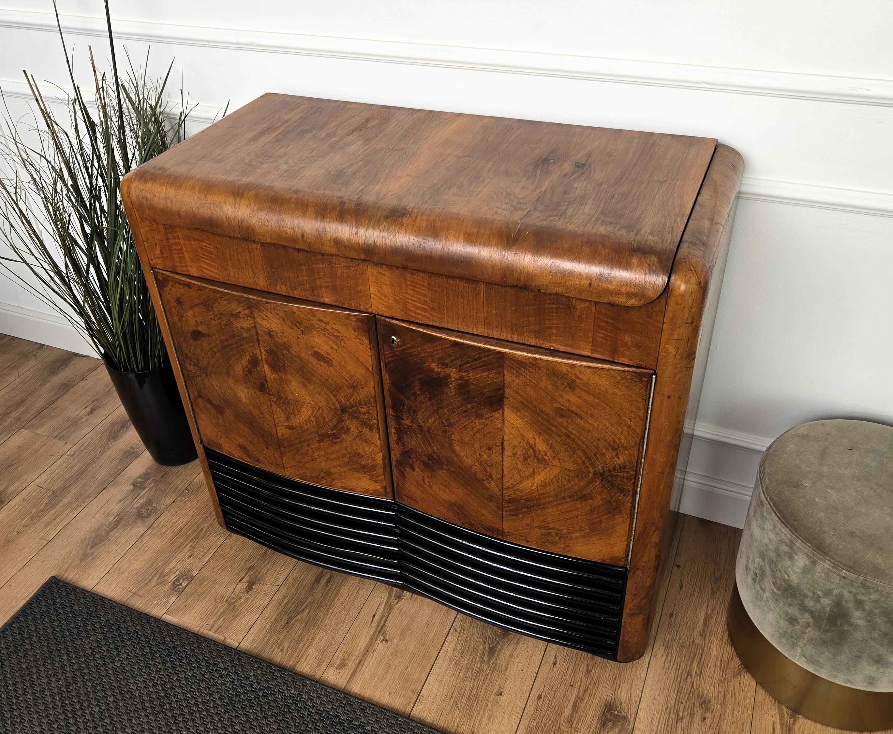 50s Art Deco Italian Radio Vynil Disc Walnut Burl Mirror Mosaic Dry Bar Cabinet im Angebot 4