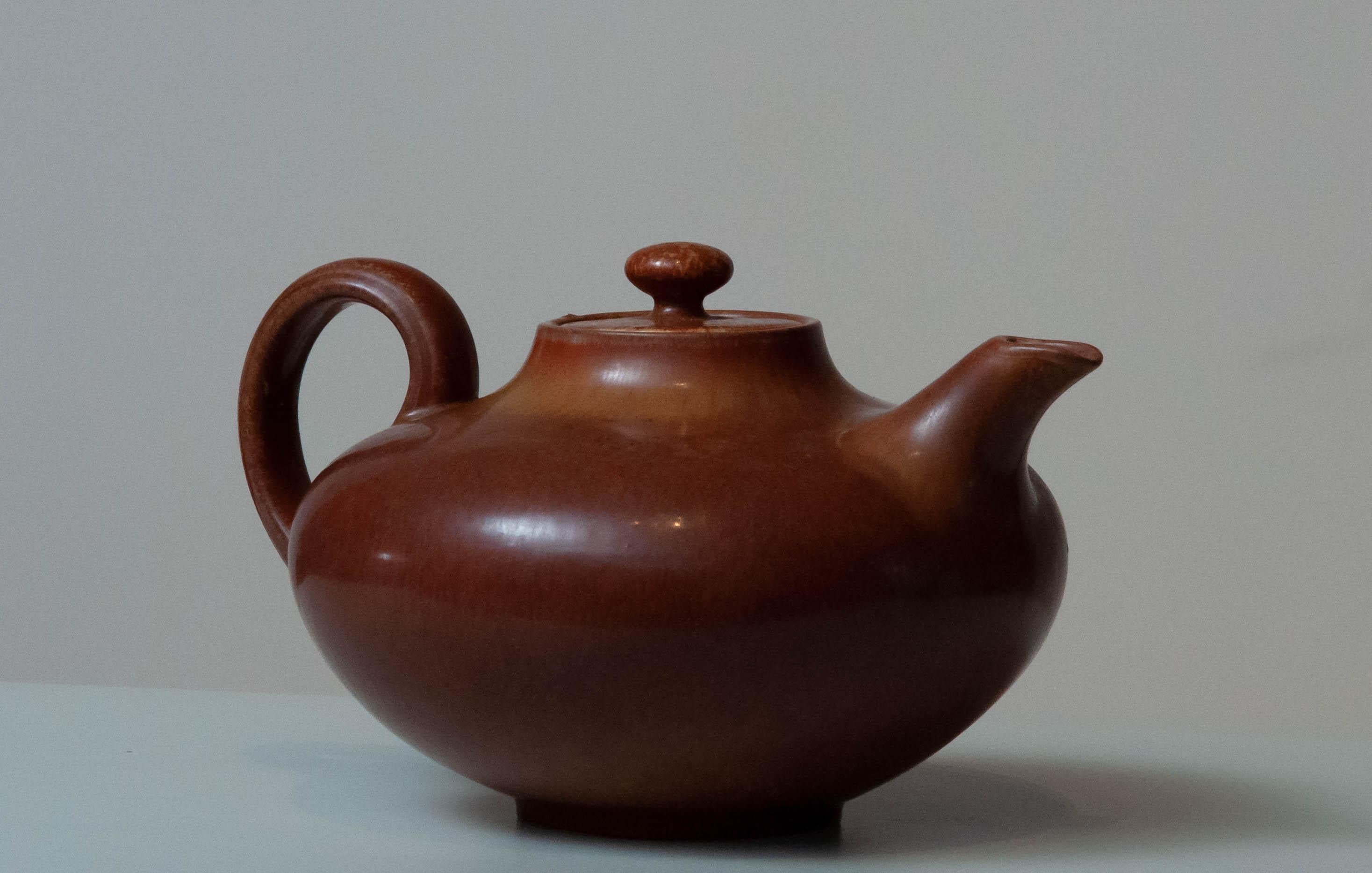 Scandinavian Modern 50's Brown Melange Eggshell Glazed Teapot By Gunnar Nylund For Rörstrand Sweden  For Sale
