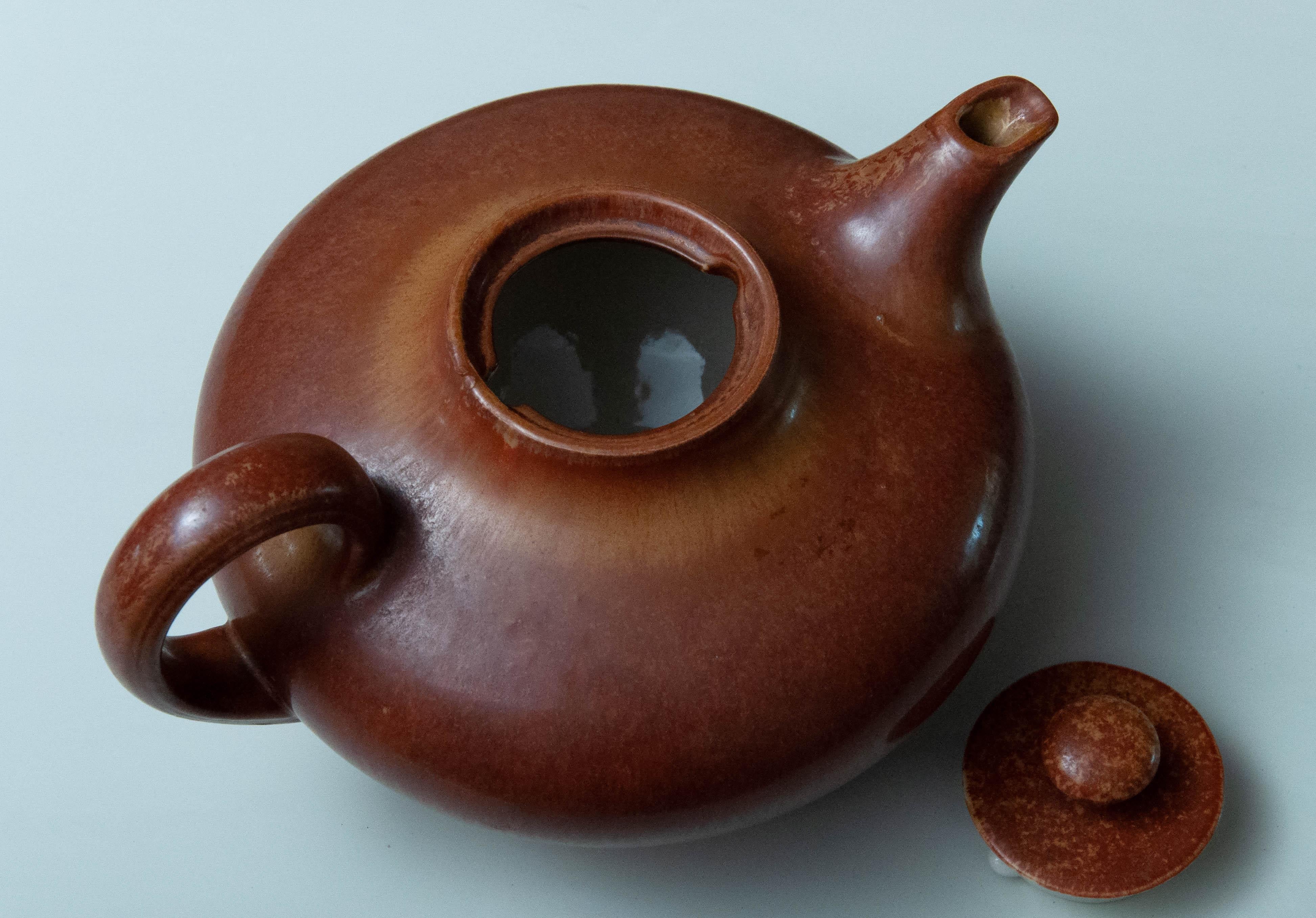 Mid-20th Century 50's Brown Melange Eggshell Glazed Teapot By Gunnar Nylund For Rörstrand Sweden  For Sale