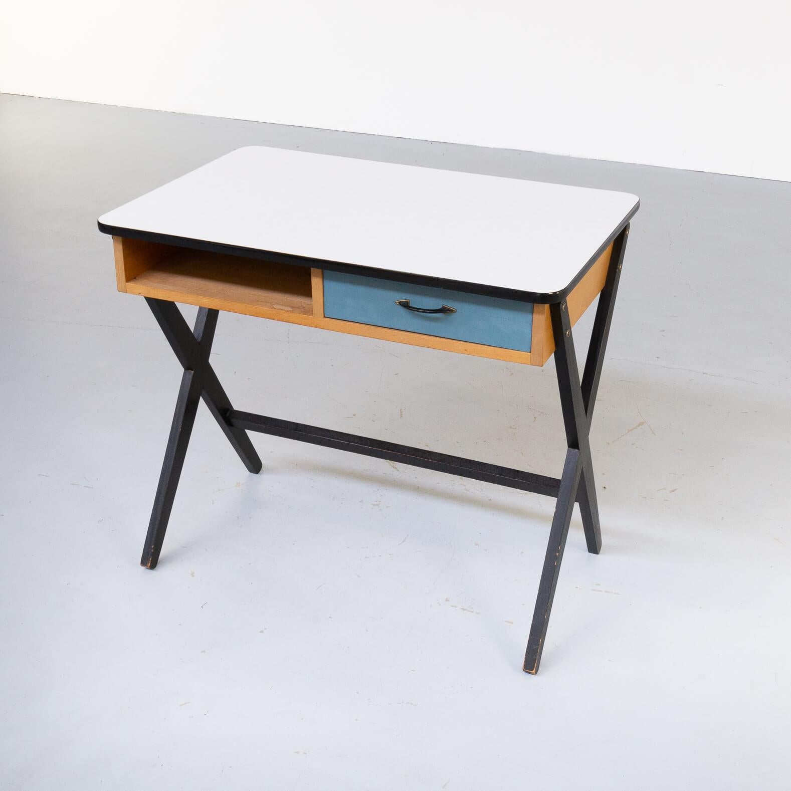 50s Coen de Vries Wooden Writing Desk for Devo In Good Condition For Sale In Amstelveen, Noord