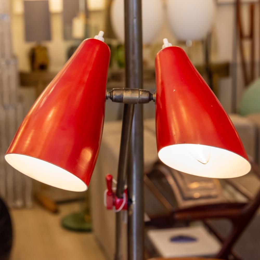 50s Floor Lamp Brass Enamelled Red and Cream Shades Italian Design by Stilnovo For Sale 1