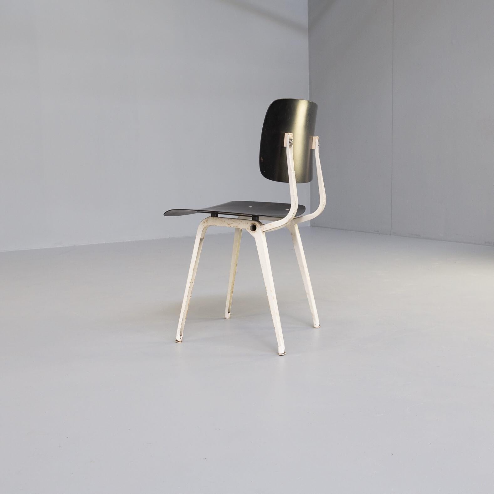 50s Friso Kramer ‘revolt’ Chair for Ahrend de Cirkel Set/8 For Sale 3