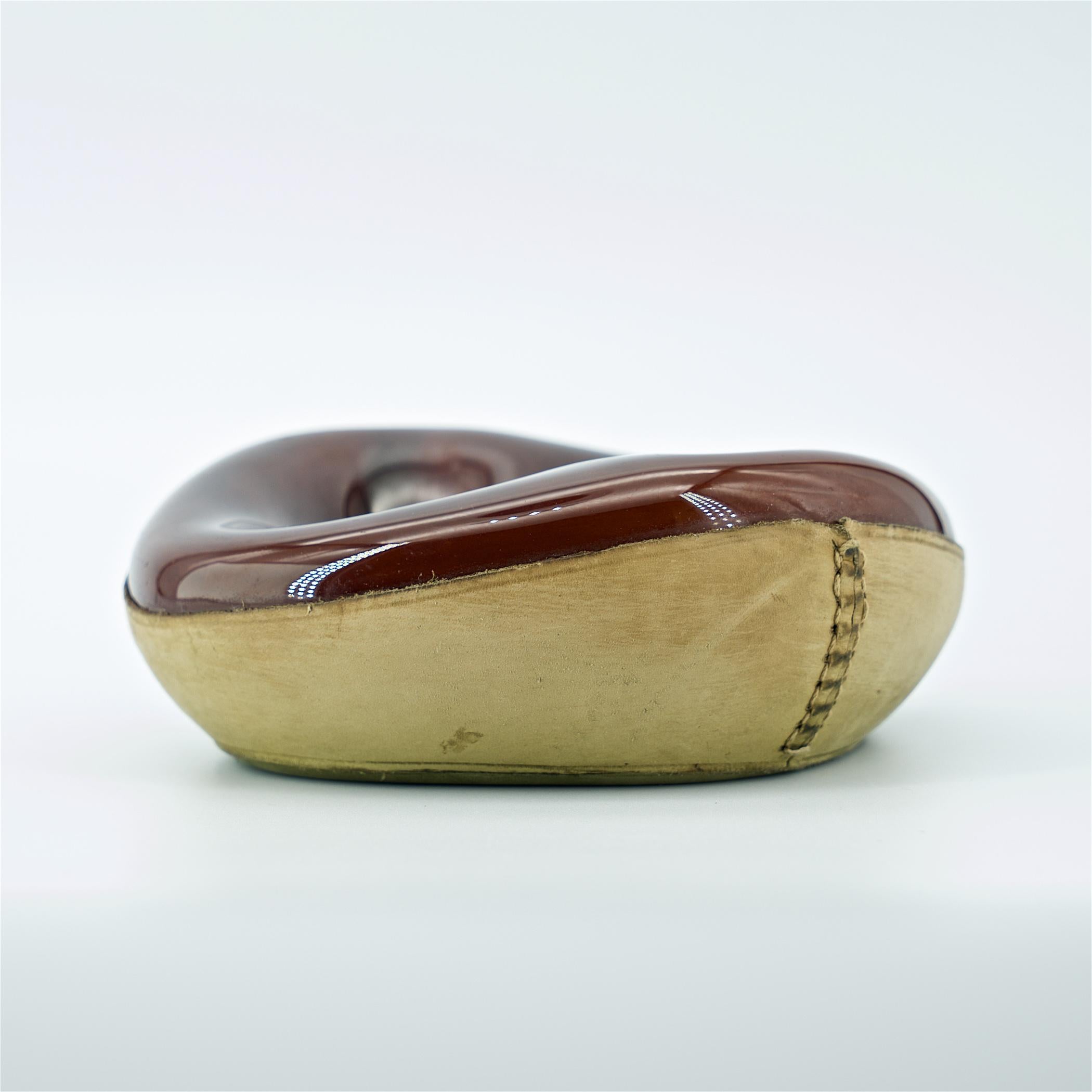 Organische Schale/ Aschenbecherschale aus Keramik mit Pfeifen, Französischer Modernismus, von Georges Jouve zugeschrieben (Geformt) im Angebot