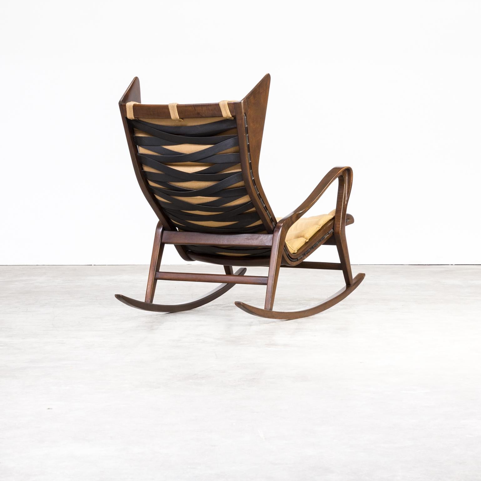 Italian 1950s Gio Ponti, attributed, Model 572 Rocking Chair for Cassina For Sale