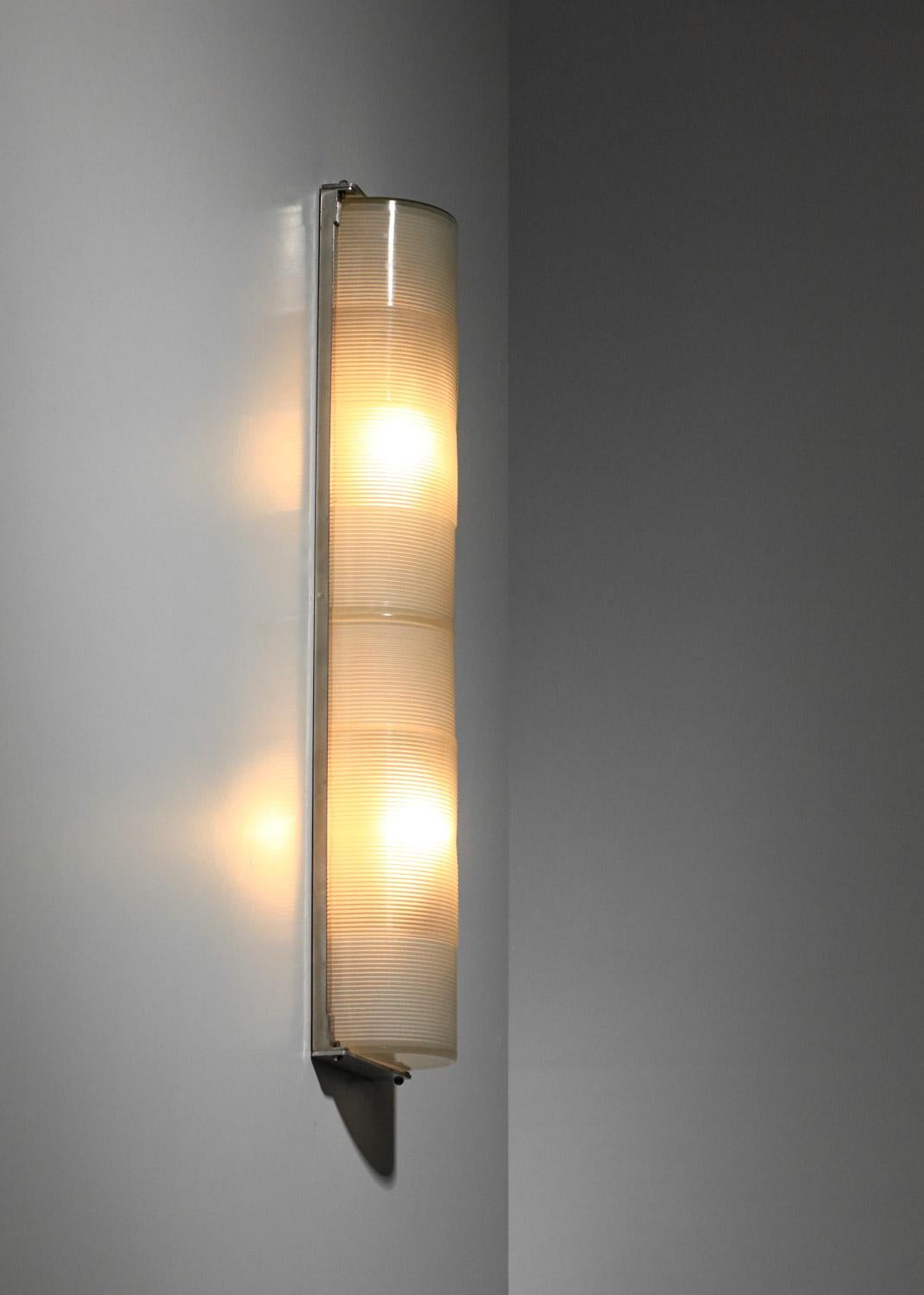 Mid-Century Modern 50's italian glass wall lamp in glass - H129 For Sale