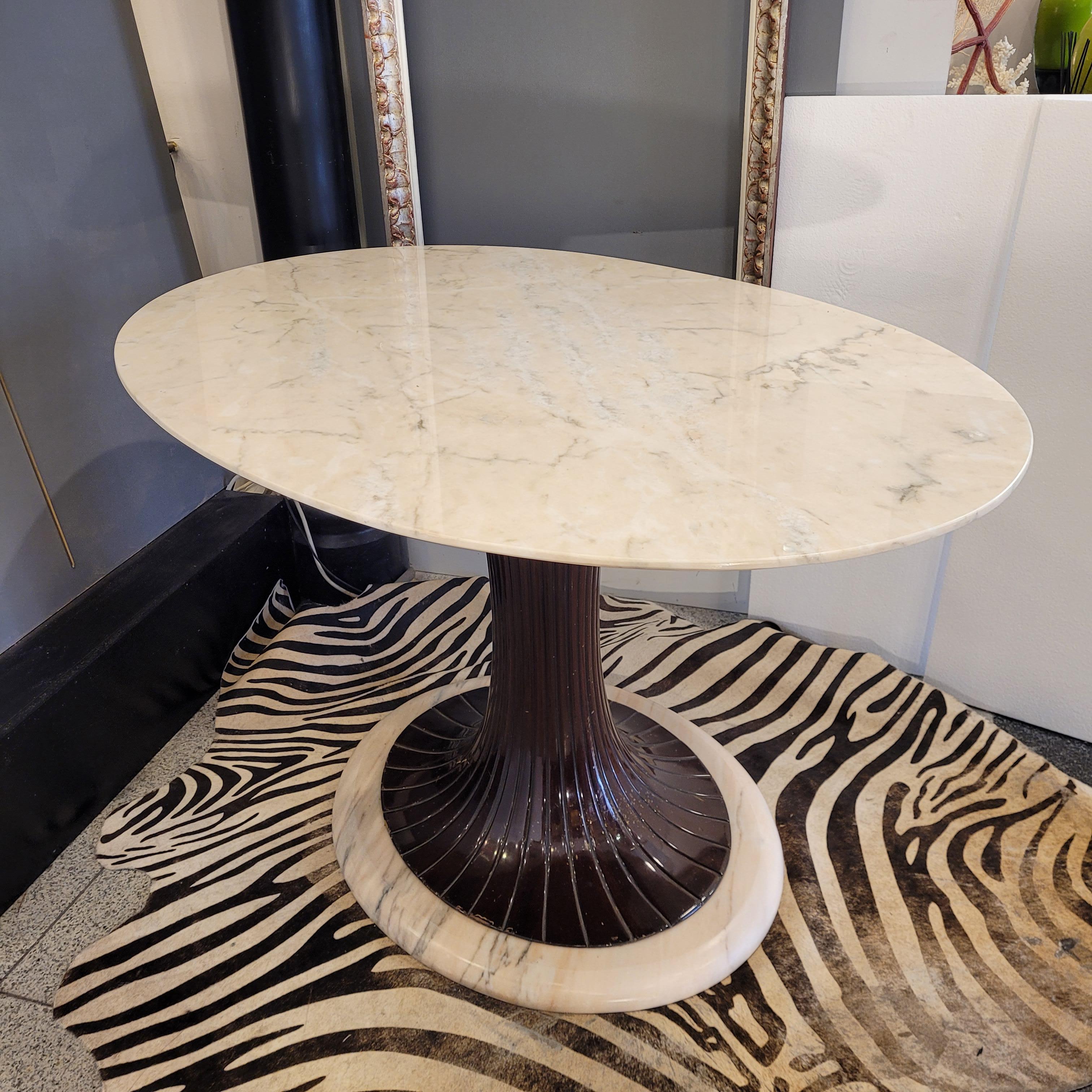 Milieu du XXe siècle Table Vittorio Dassi Italie blanc rose tendre noir table de salle à manger en marbre Calacatta en vente