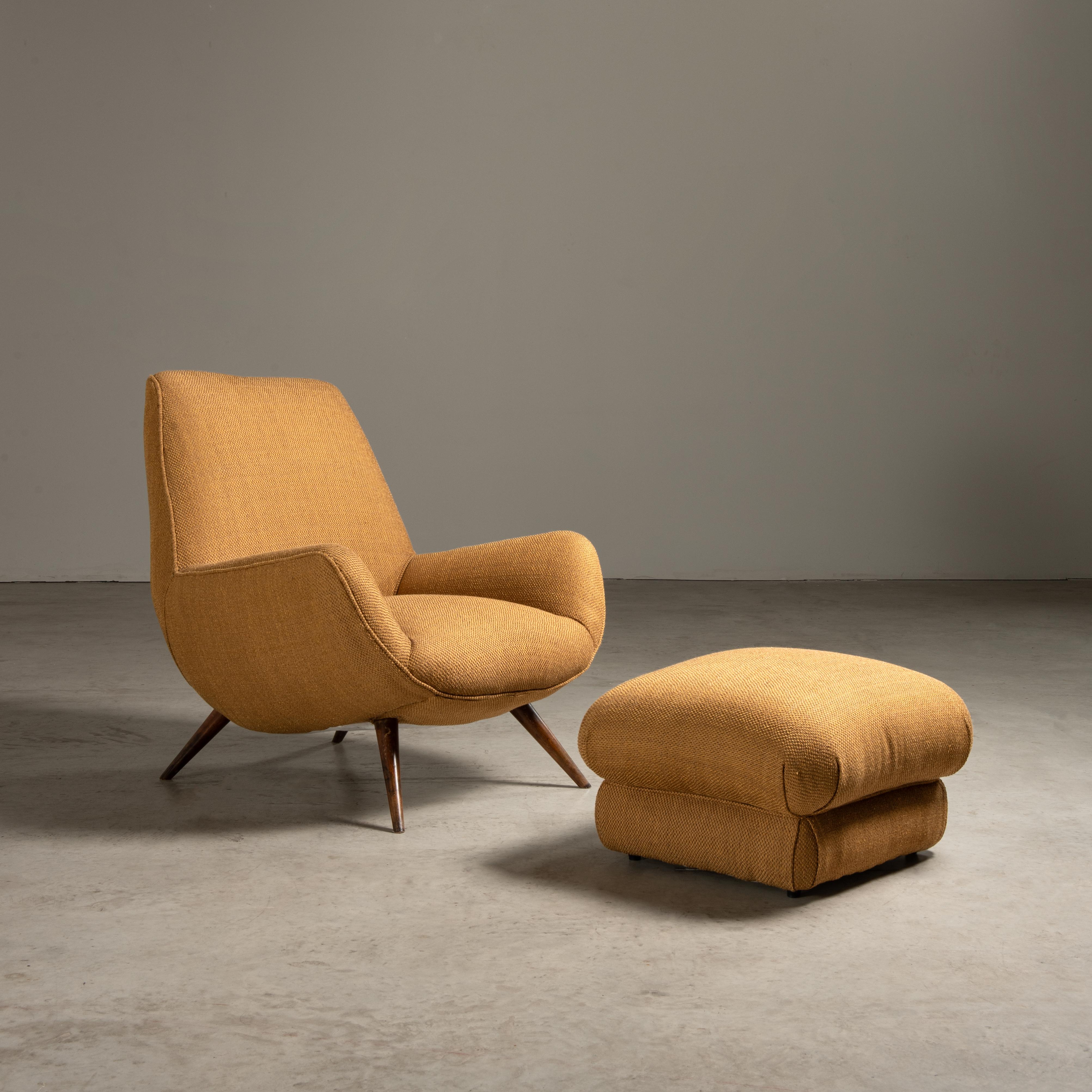This Brazilian lounge chair with ottoman, an archetypical piece of 1950s design, is a remarkable example of the era's innovative approach to form, material, and comfort. Crafted in the golden age of mid-century modernism, it reflects a period where