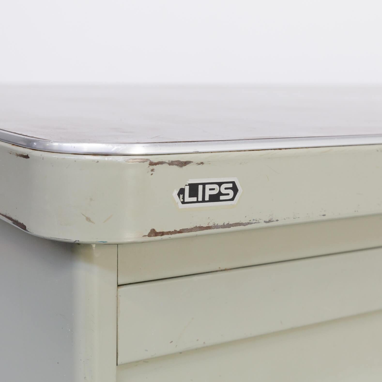 1950s Metal Writing Desk with Chair for Lips For Sale 7