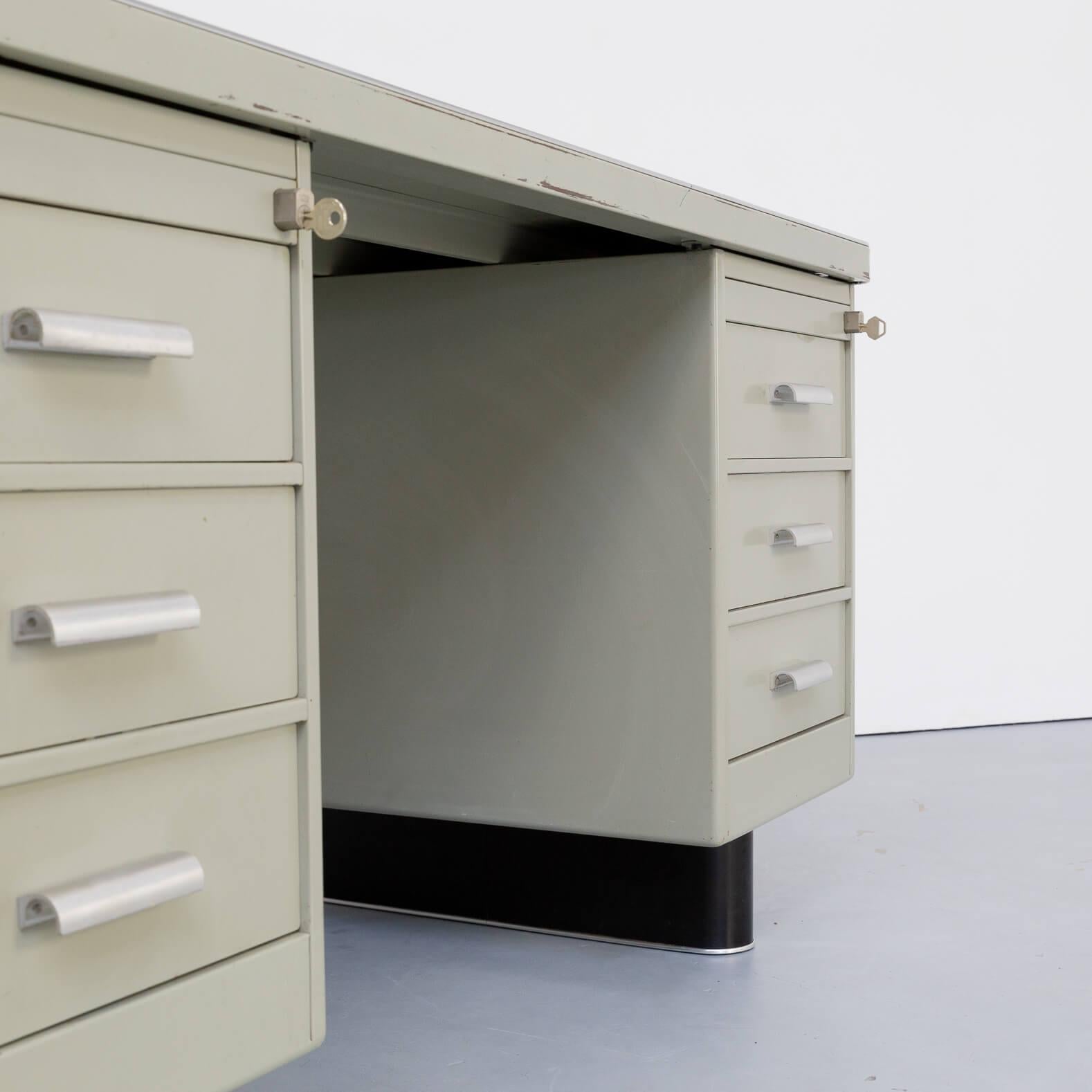 1950s Metal Writing Desk with Chair for Lips For Sale 8