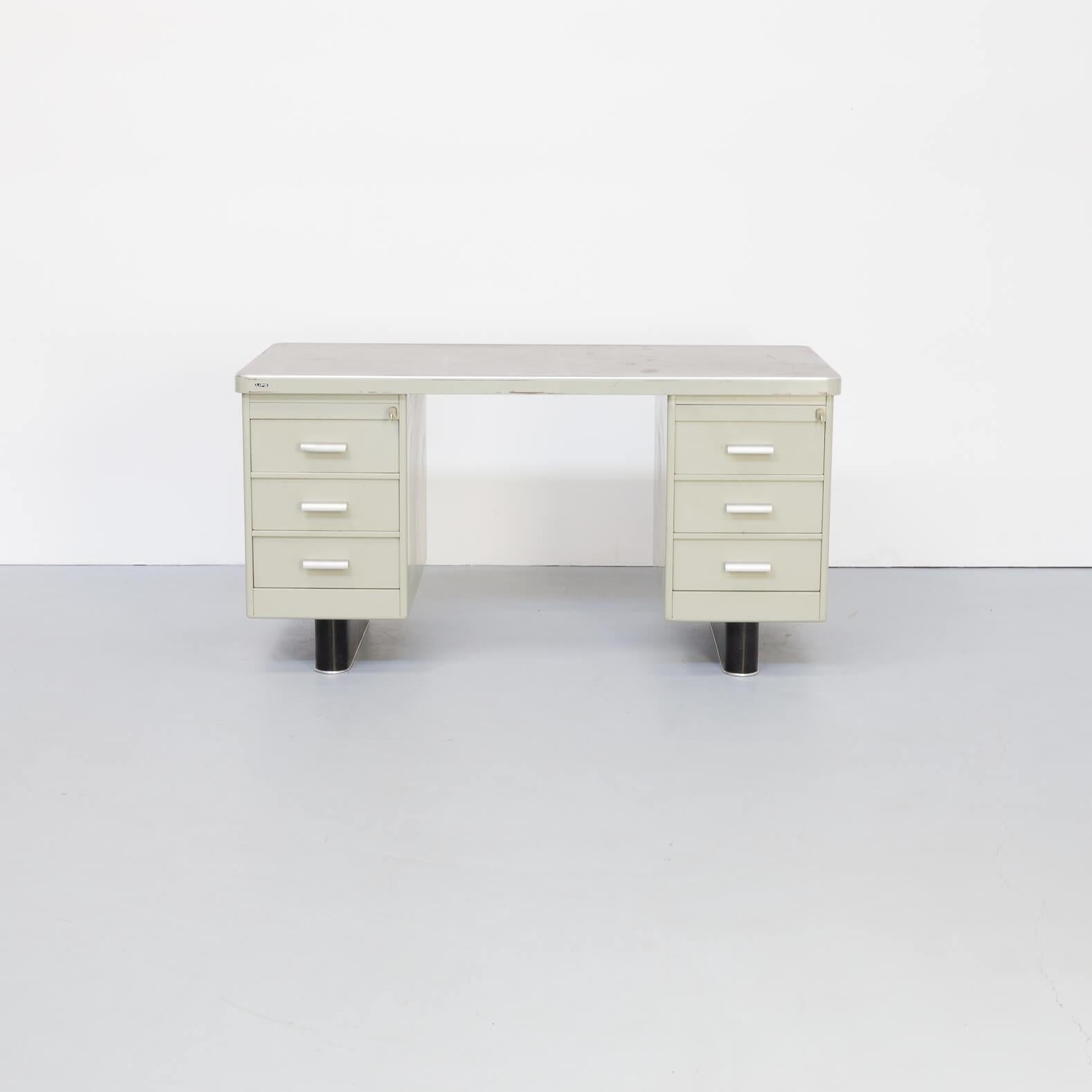 Mid-Century Modern 1950s Metal Writing Desk with Chair for Lips For Sale