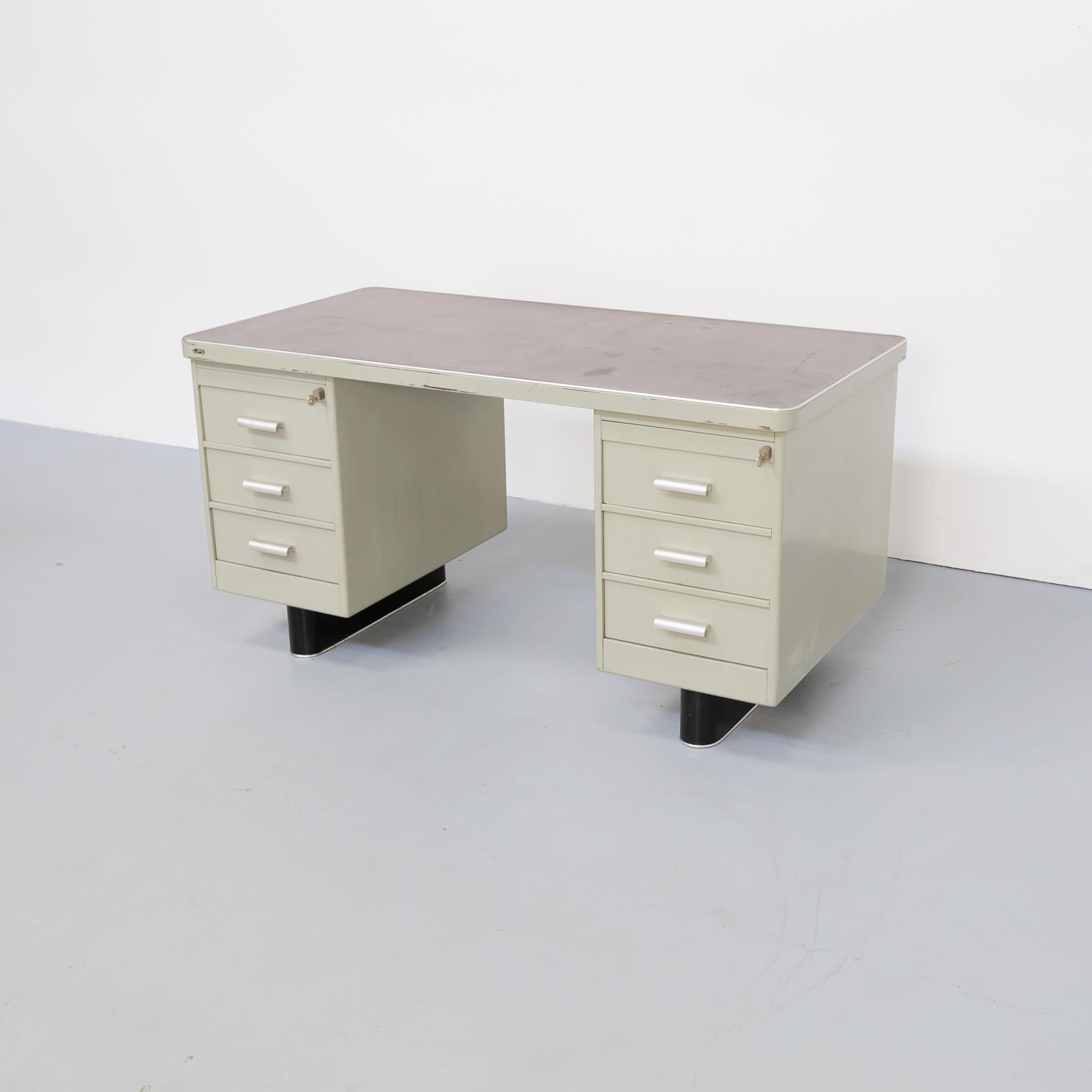 20th Century 1950s Metal Writing Desk with Chair for Lips For Sale