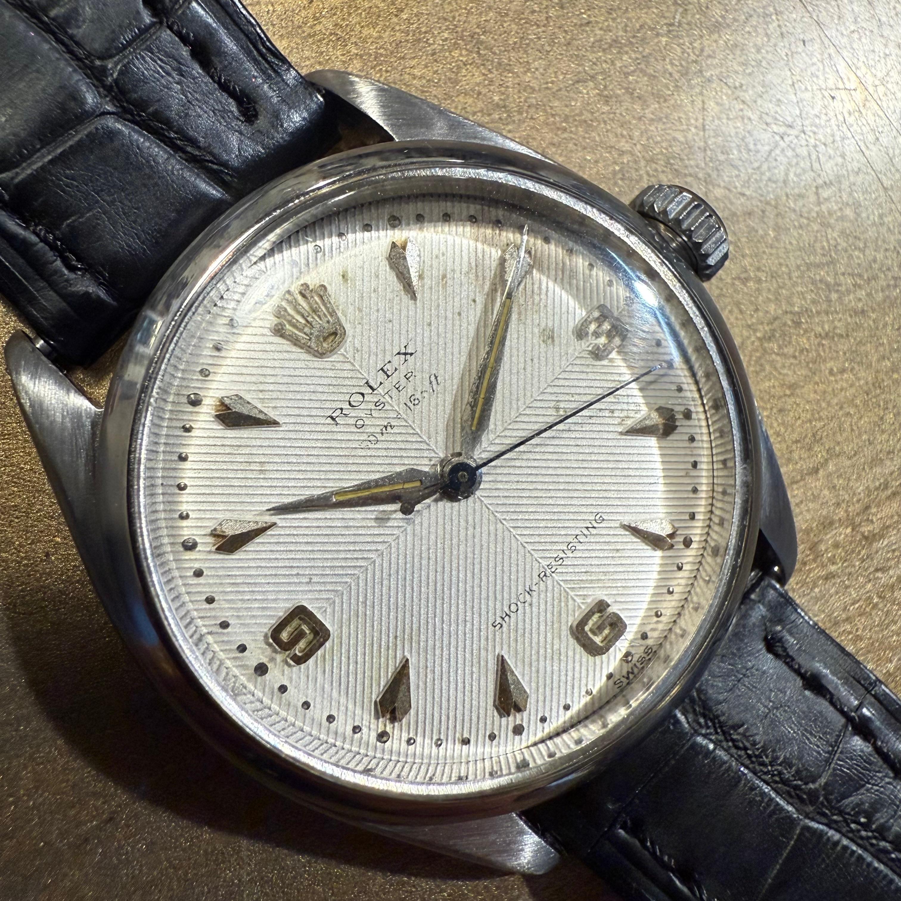 Rolex Oyster Resistente agli Urti degli anni '50 Ref. 6484 Quadrante Chevron In condizioni discrete in vendita a Gazzaniga (BG), IT