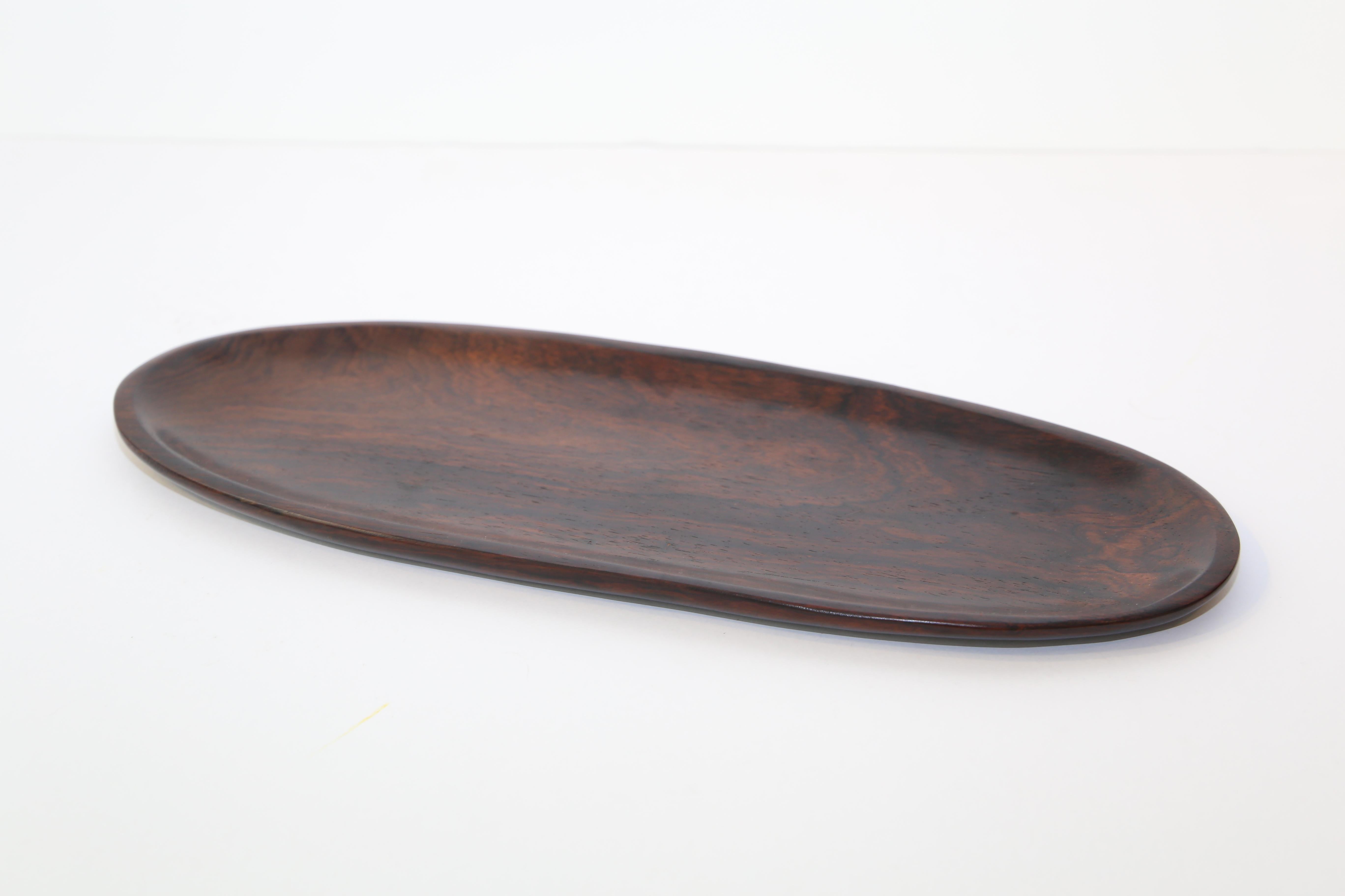 Odile Noll's rosewood plate from the '50s In Good Condition For Sale In Paris, FR