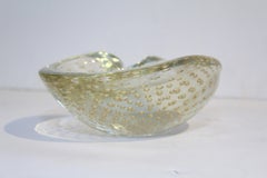 1950s Seguso Murano Glass Gold Dusted Kidney Shaped Bowl with Controlled Bubbles