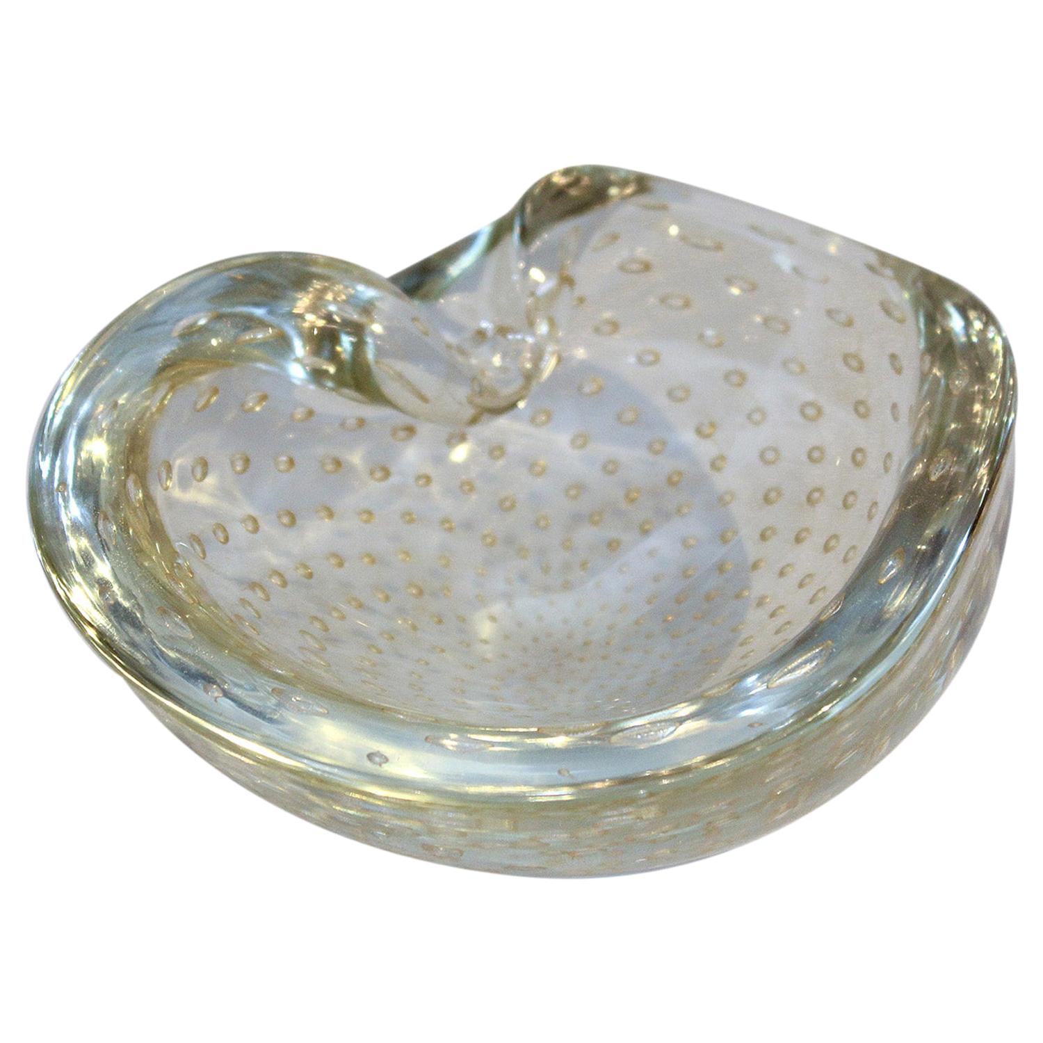 1950s Seguso Murano Glass Gold Dusted Kidney Shaped Bowl with Controlled Bubbles For Sale