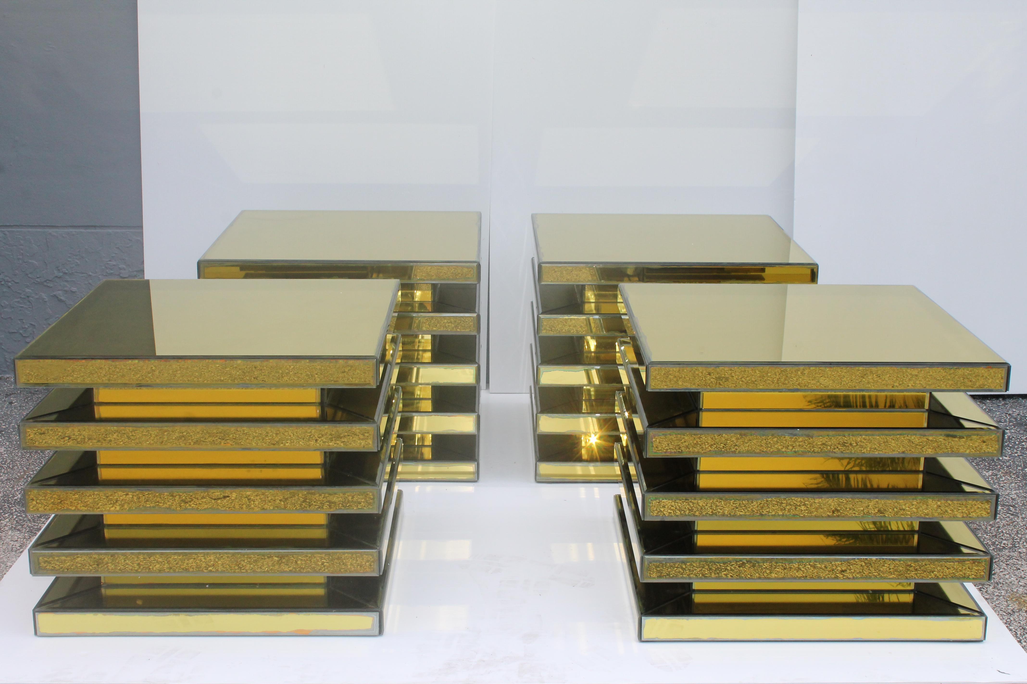 Set de 4 tables d'appoint/de chevet Mid Century Modern Antique Gold Fully Mirror, années 50 en vente 4