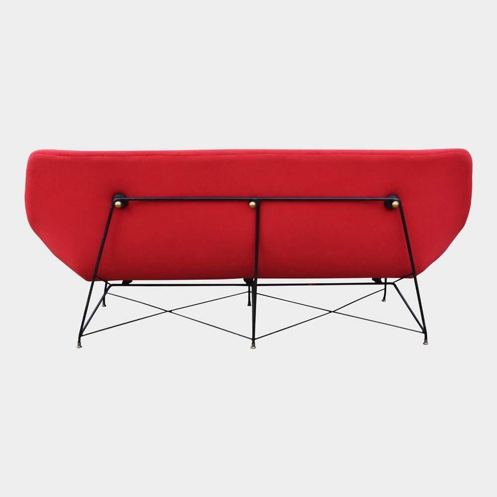 Mid-Century Modern 50s Sofa Black Tubular Frame Red Upholstery design by Augusto Bozzi for Saporiti For Sale