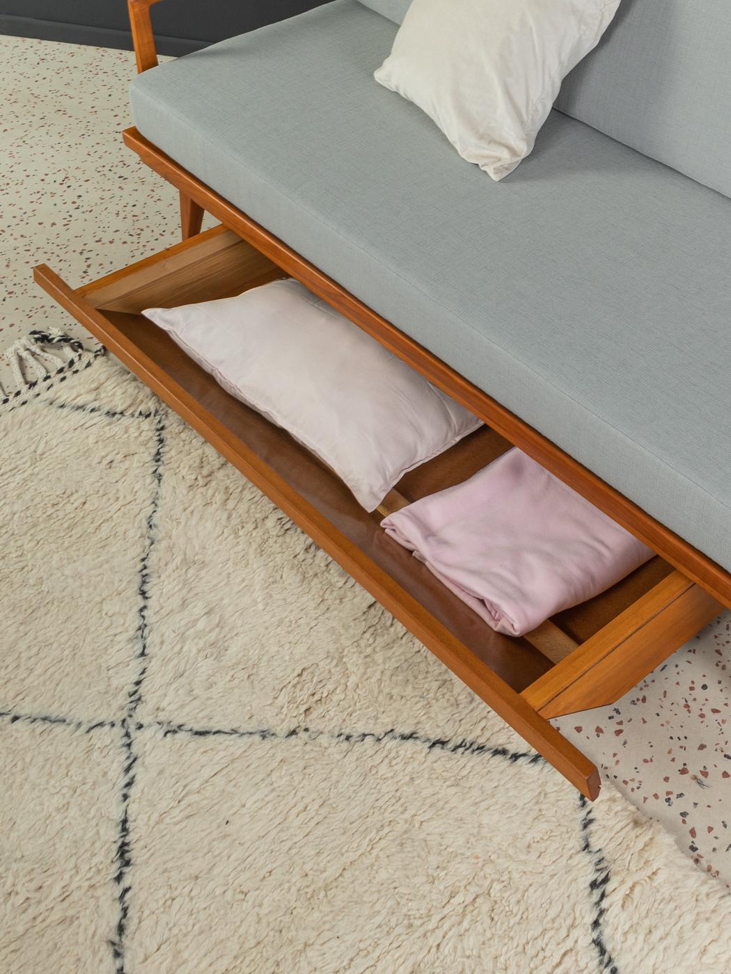 knoll antimott sofa