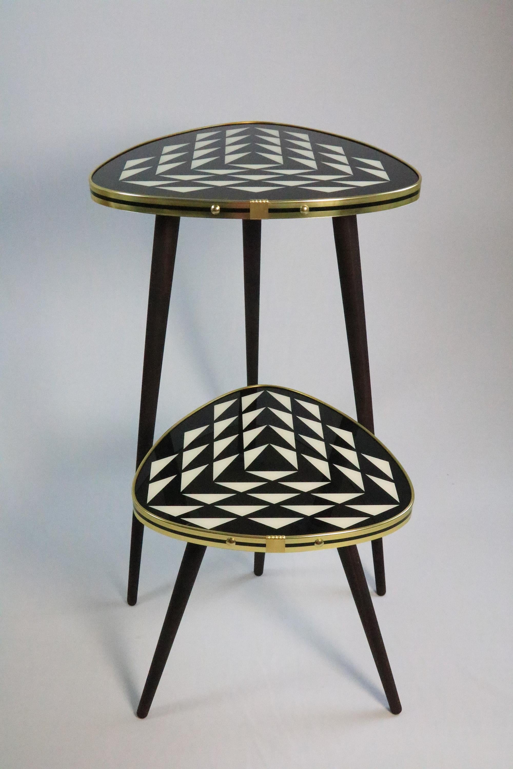 50s Style Side Table, Console, Black / White, 3 Elegant Legs For Sale 4