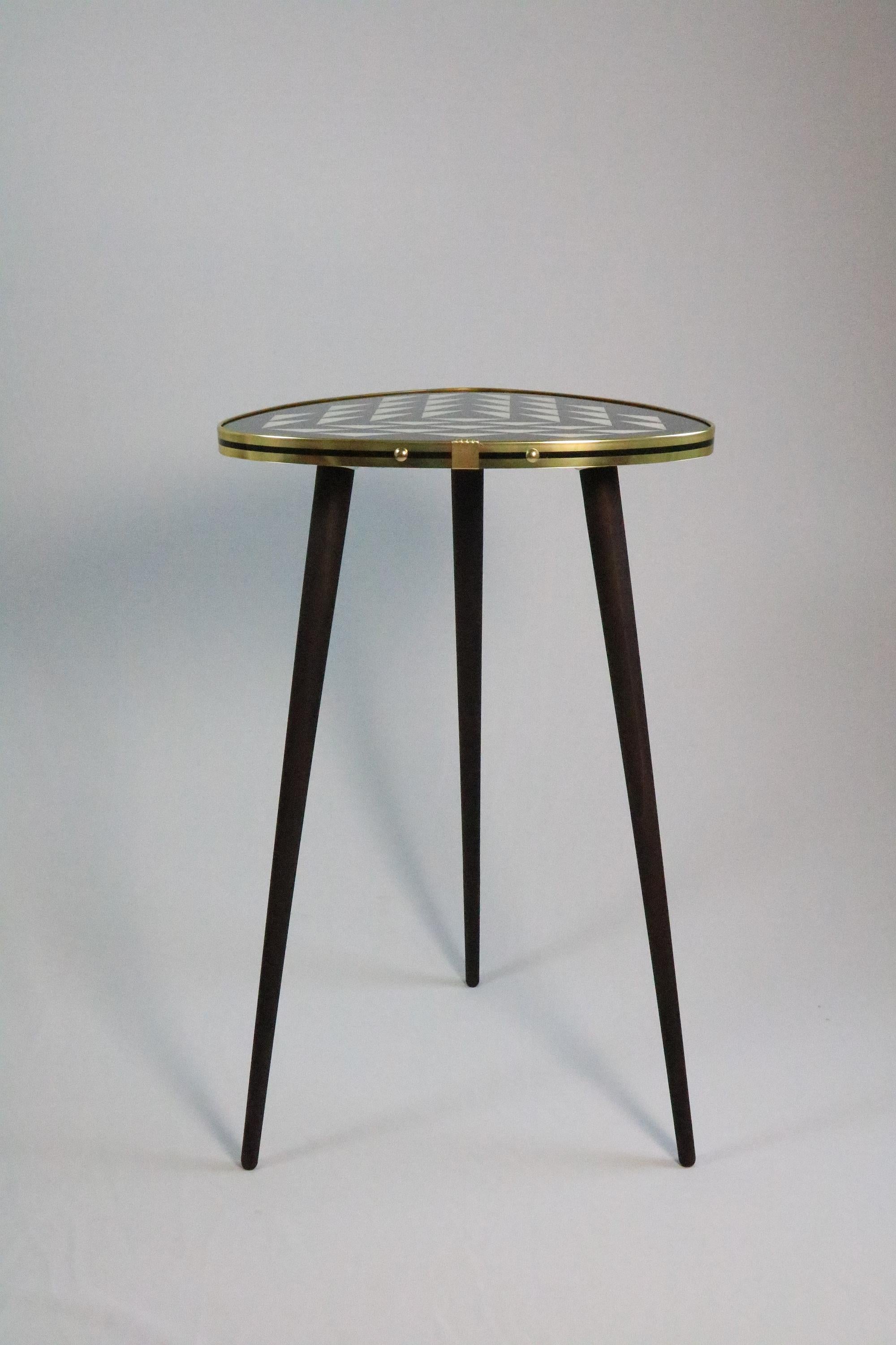 Mid-Century Modern 50s Style Side Table, Console, Black / White, 3 Elegant Legs For Sale