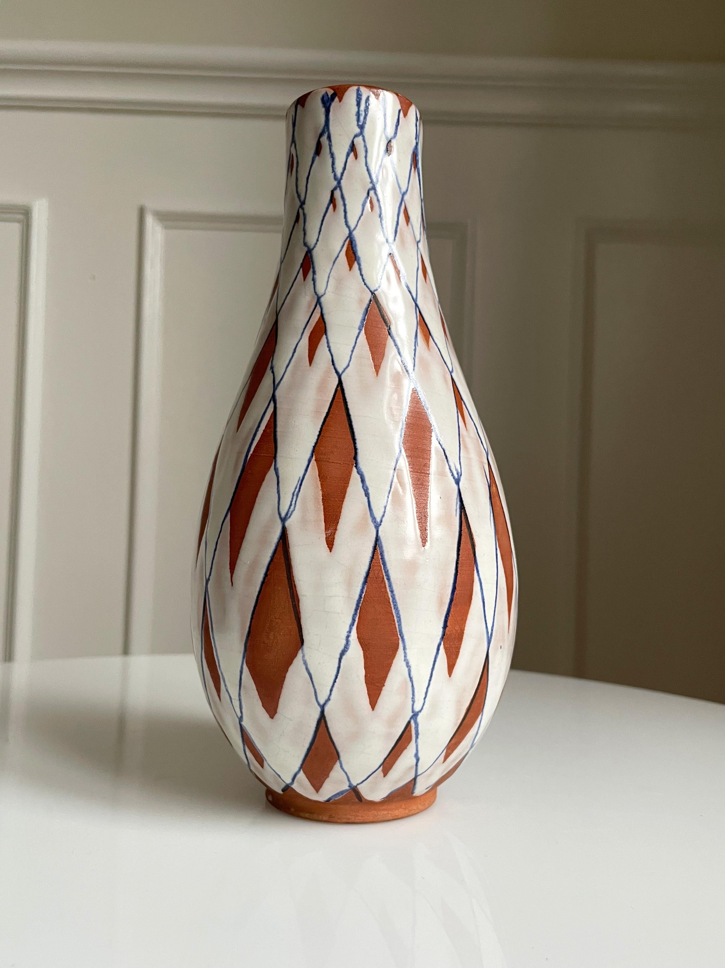 Mid-Century Modern Vase suédois à rayures à carreaux Gabriel Keramik des années 1940 en vente