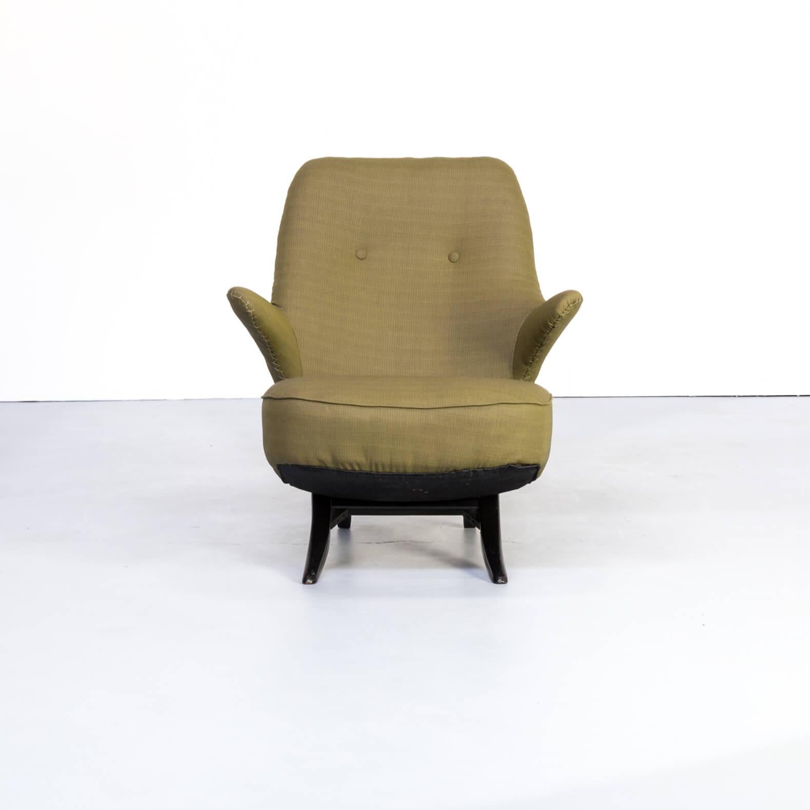 1950s Theo Ruth ‘pinguin’ lounge fauteuil for Artifort. The iconic penguin armchair consists of just two separate basic elements that snap together with a forked end. Gravity does the rest with its striking armrests, the designer armchair is