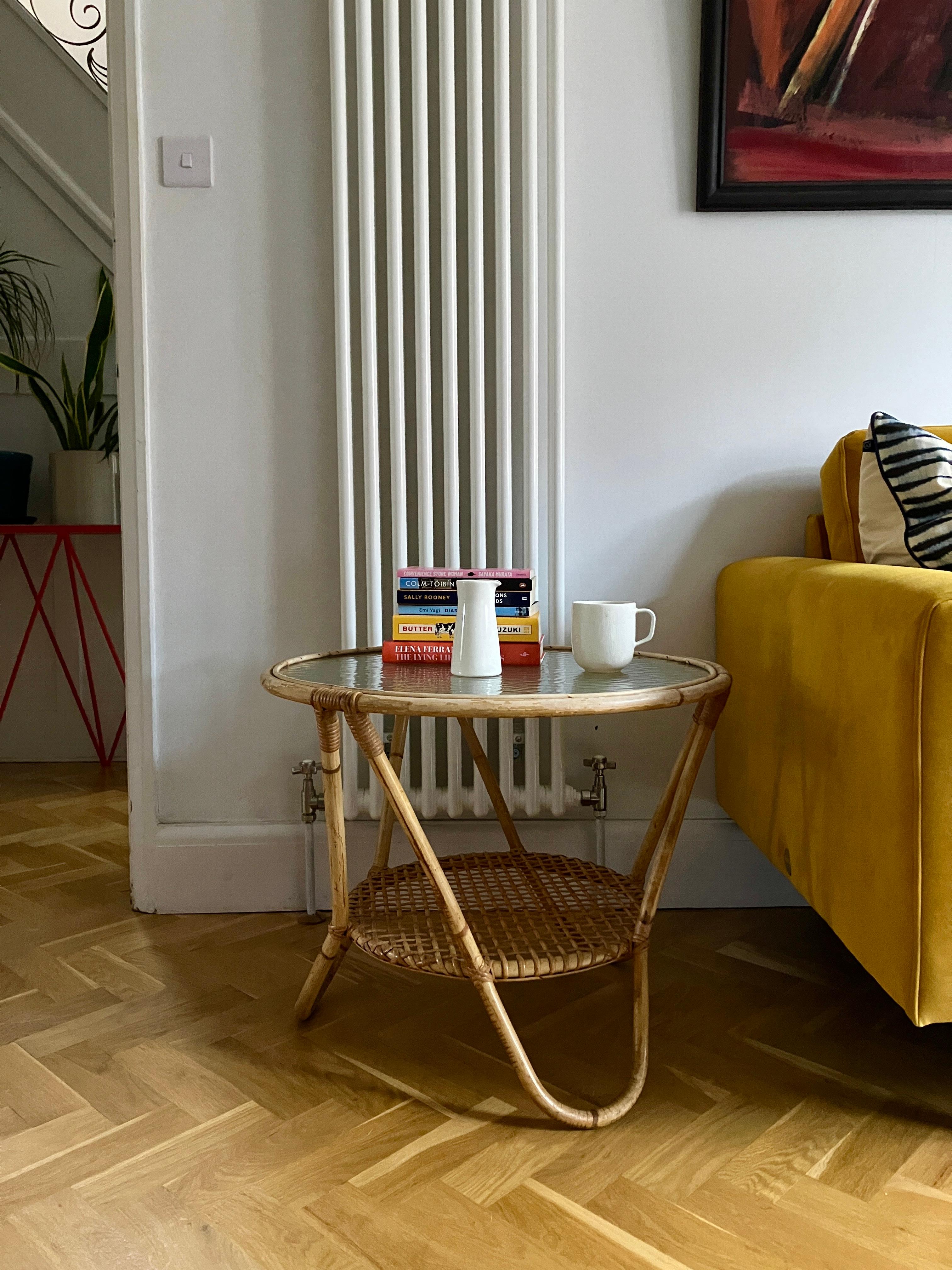 Bohème Table basse ronde en bambou, rotin et verre vintage des années 50 en vente