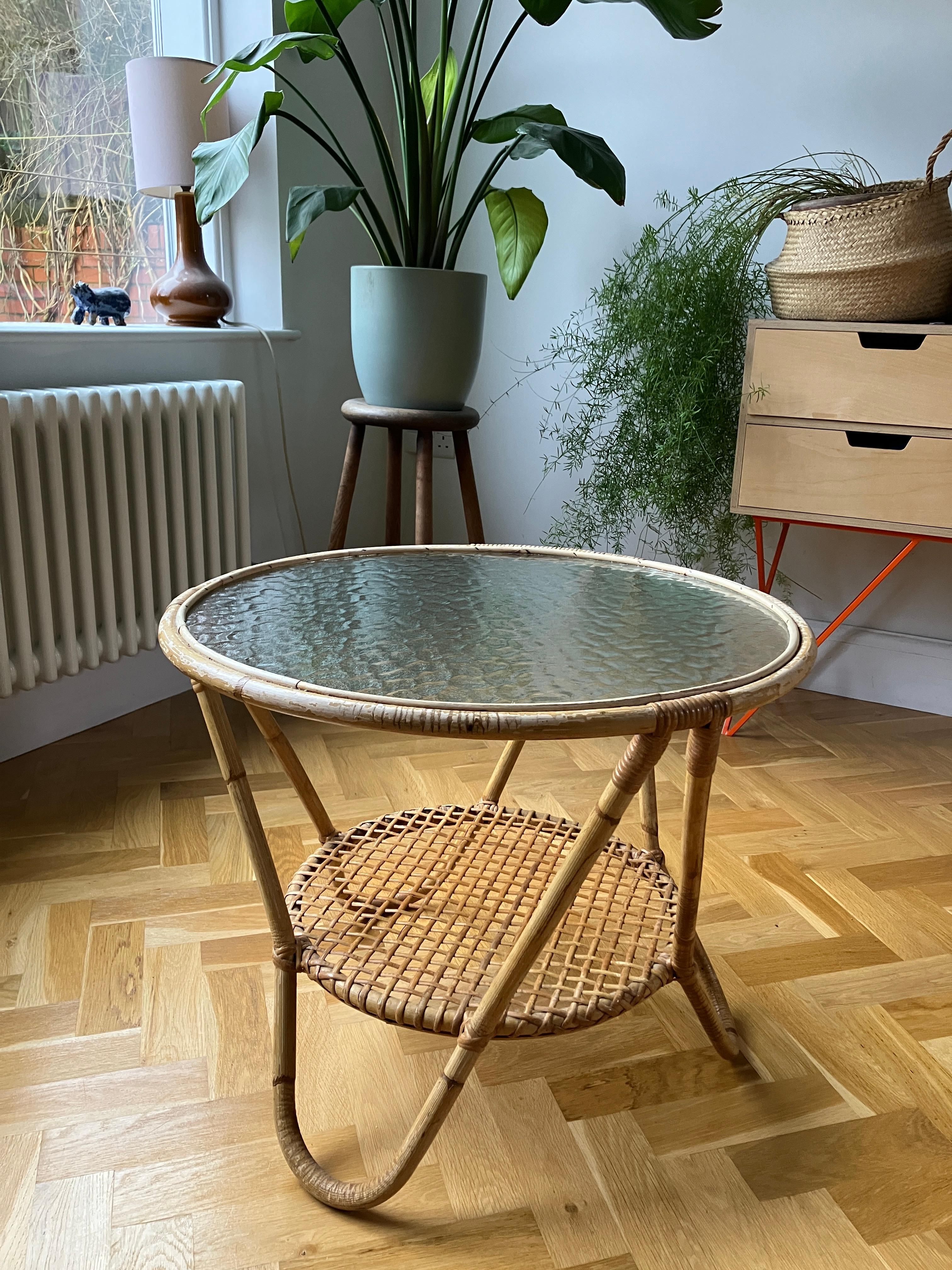 Table basse ronde en bambou, rotin et verre vintage des années 50 Bon état - En vente à Leicester, GB