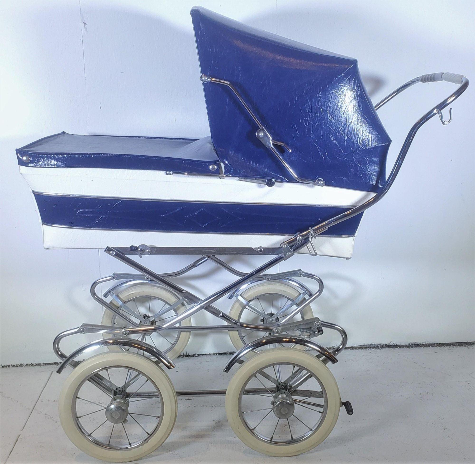 American 50s Vintage Traditional Chrome & Leather Carriage For Sale
