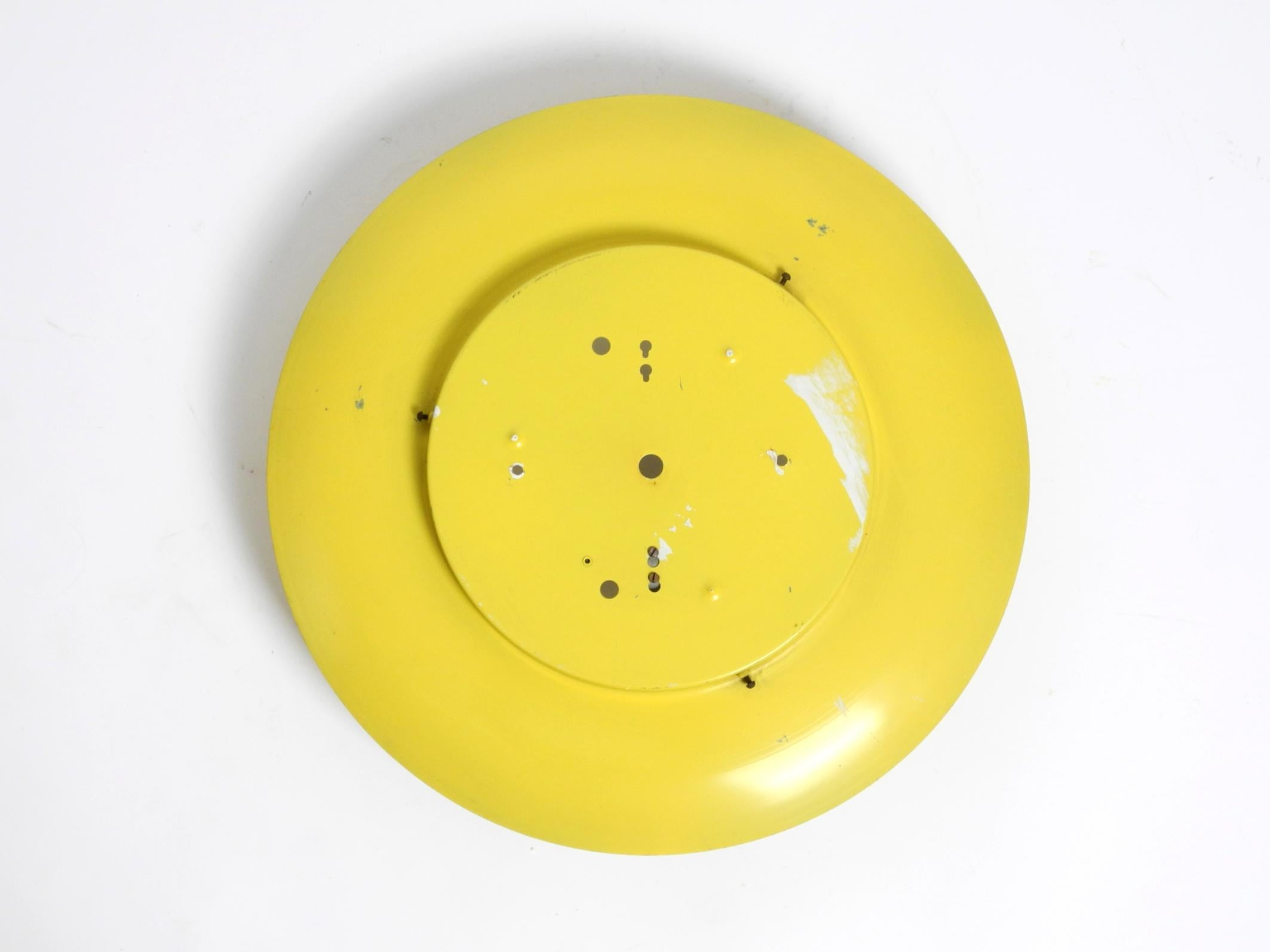 Aplique o plafón de los años 50 de cristal con reflector metálico de Kaiser Leuchten en venta 1