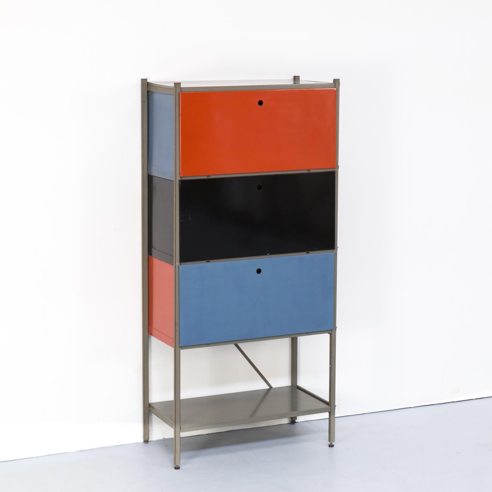 1950s Wim Rietveld model 663 wall unit for Gispen. This original model 663 storage system has been designed in 1958 and has been manufactured in the 1960s.
