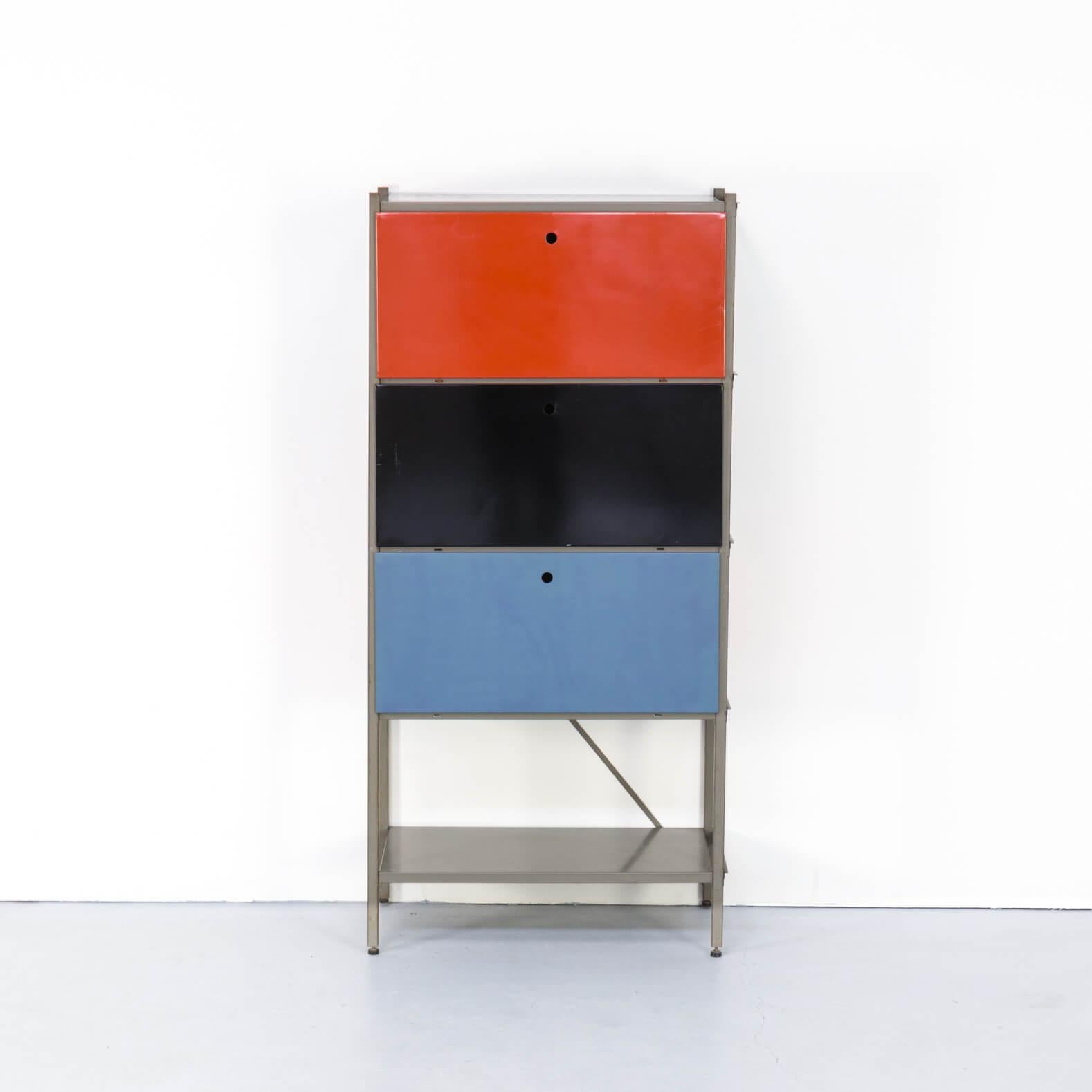 1950s Wim Rietveld Model 663 Wall Unit for Gispen In Good Condition For Sale In Amstelveen, Noord