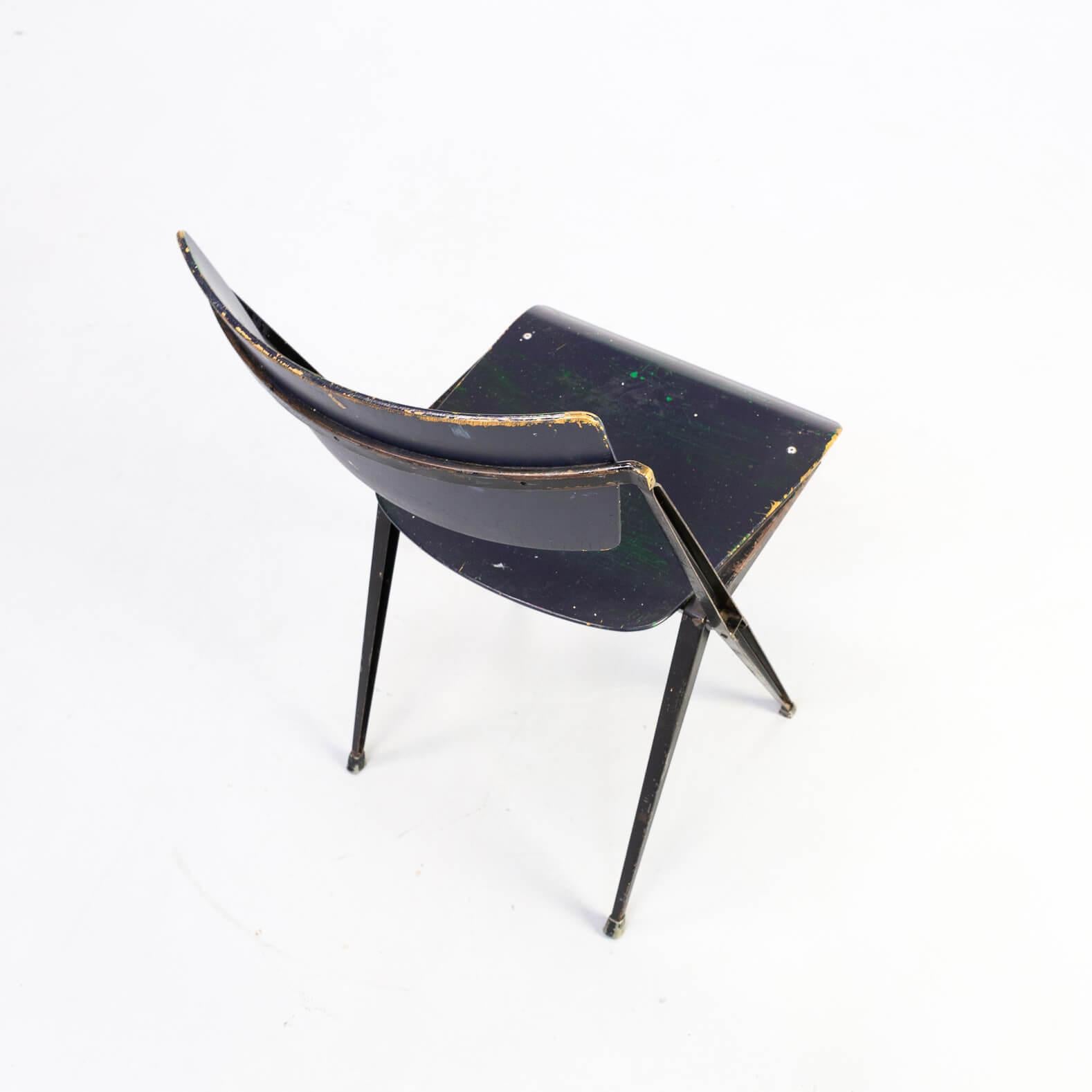 1950s Wim Rietveld ‘Pyramid’ Chair for Ahrend de Cirkel Set/2 For Sale 2