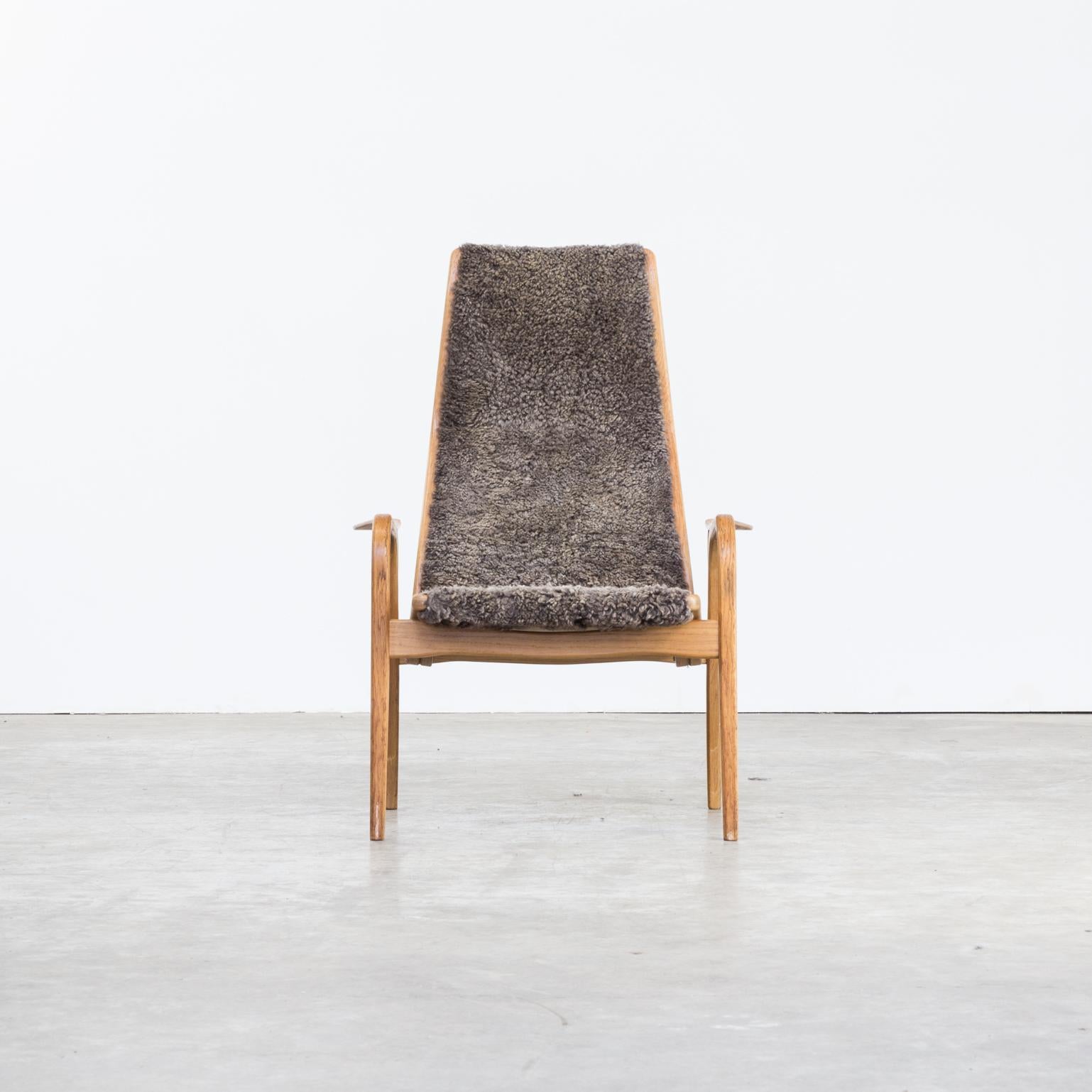 Lamino is a prime example of timeless design. Nature’s own materials and masterful craftsmanship have resulted in a piece of furniture as attractive today as it’ll be for future generations. When Yngve Ekström designed the chair in 1956, he did it