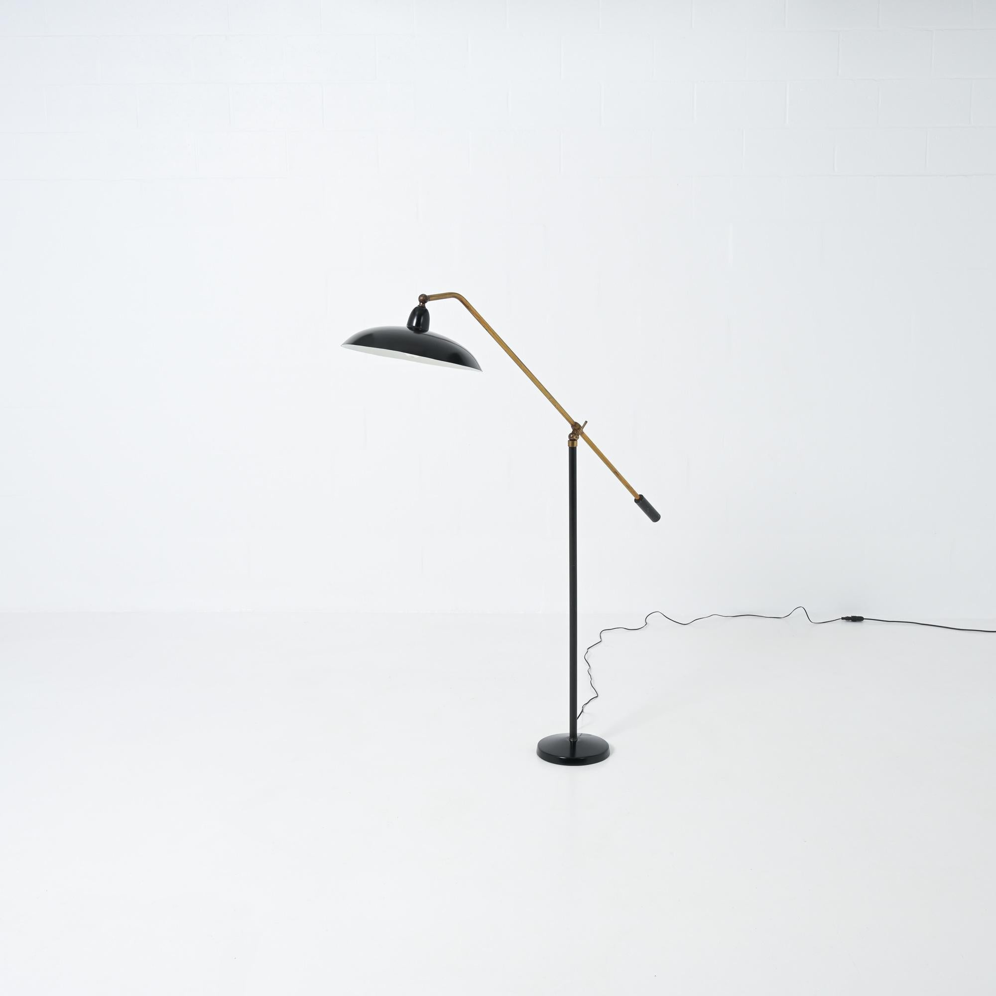Italian 50ties floorlamp attributed to Arredoluce For Sale