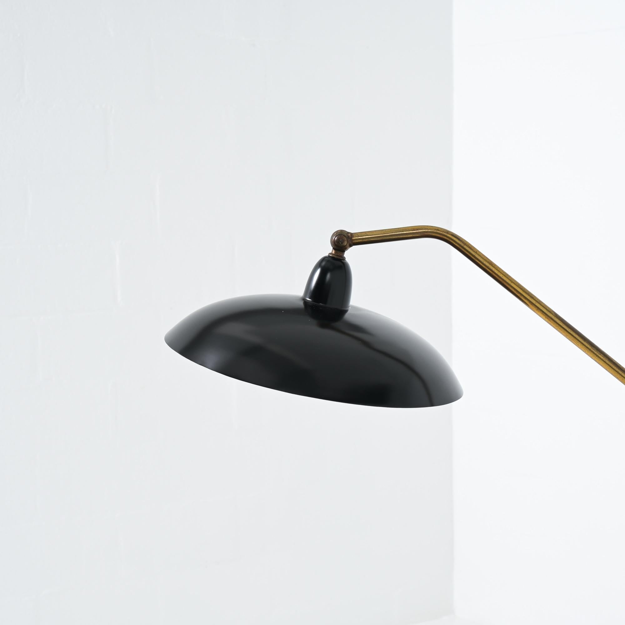 50ties floorlamp attributed to Arredoluce In Good Condition For Sale In Vlimmeren, BE