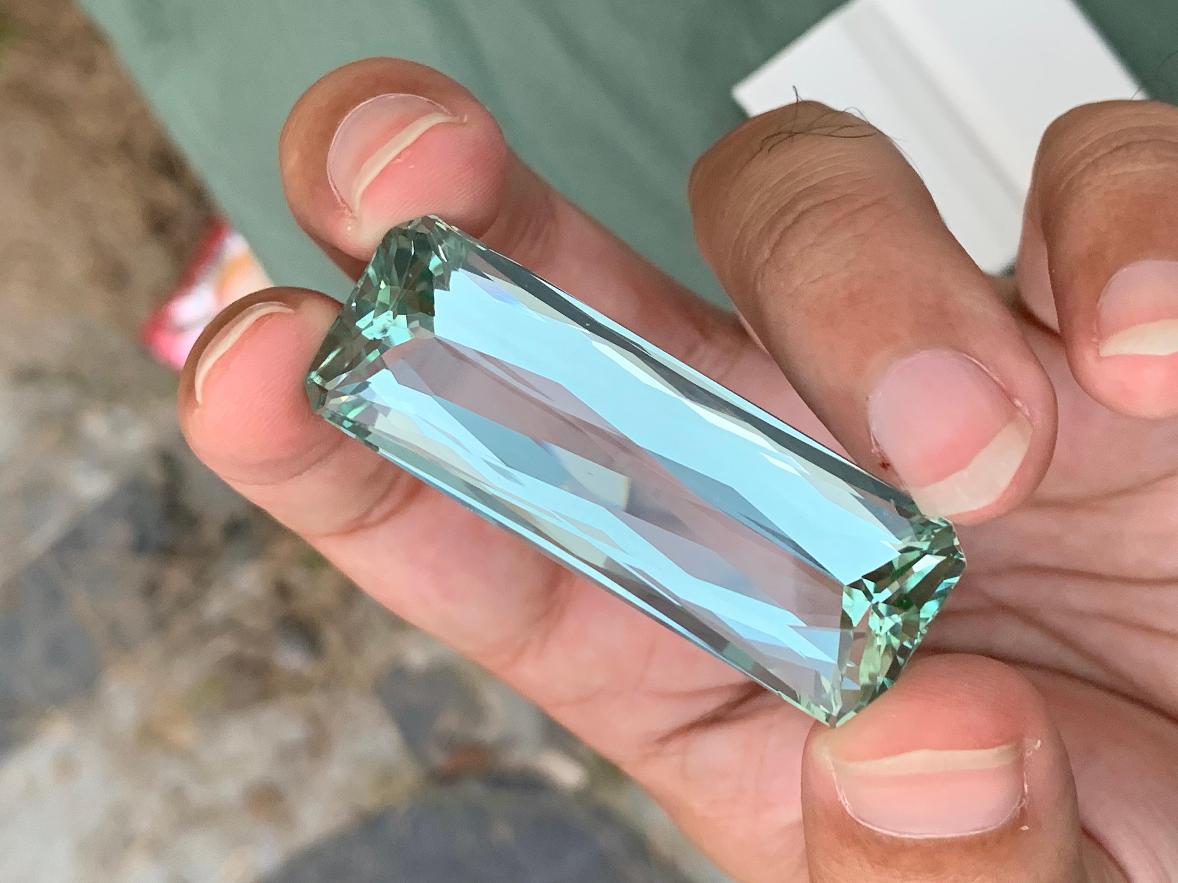 51 Mm Long Natural Loose Green Aquamarine Gem For Necklace Jewelry 108 Carats In New Condition For Sale In Peshawar, PK