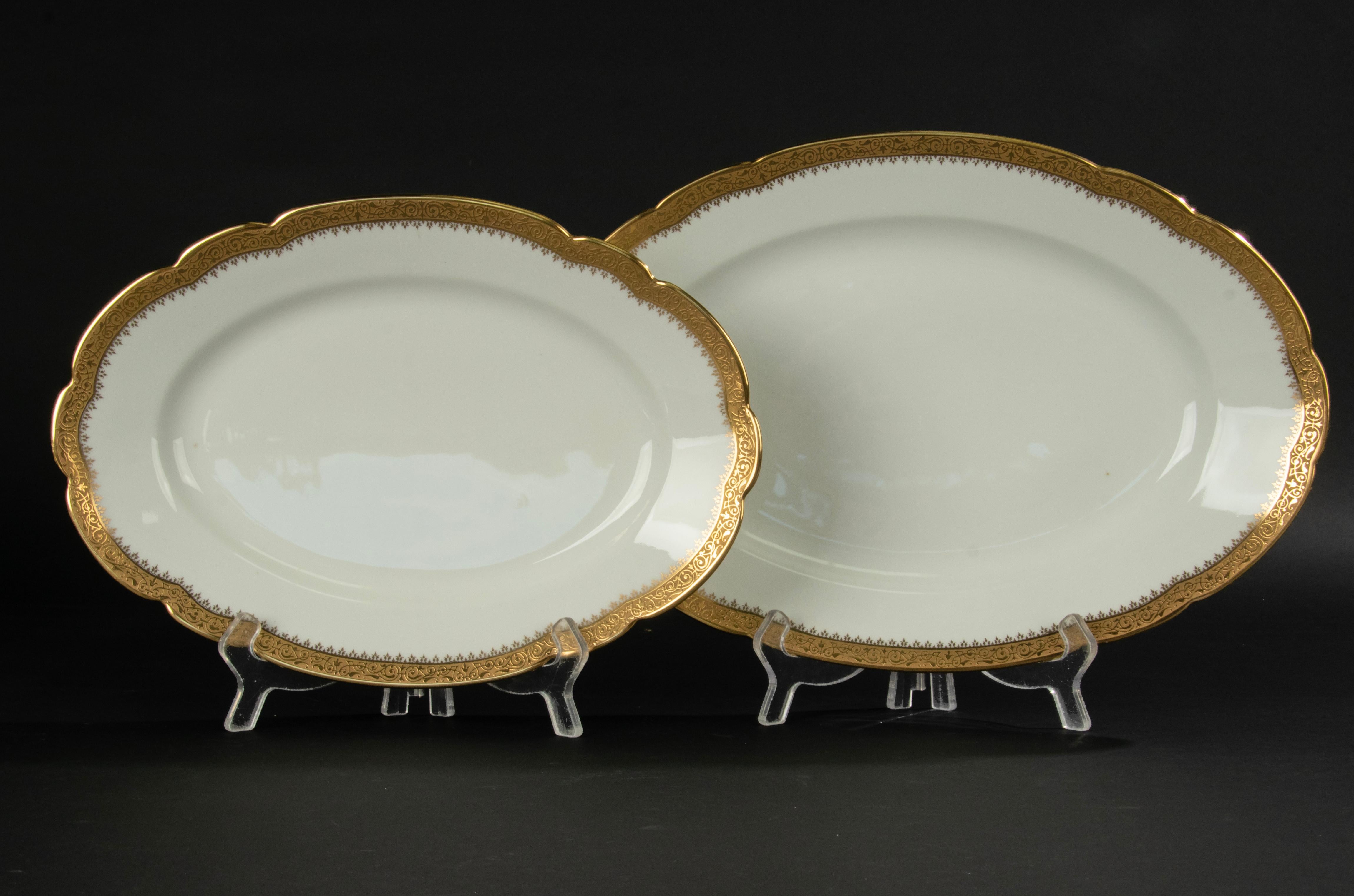 51-Piece Set Porcelain Tableware for 12 Persons - Limoges Incrusted Gold Trims 10